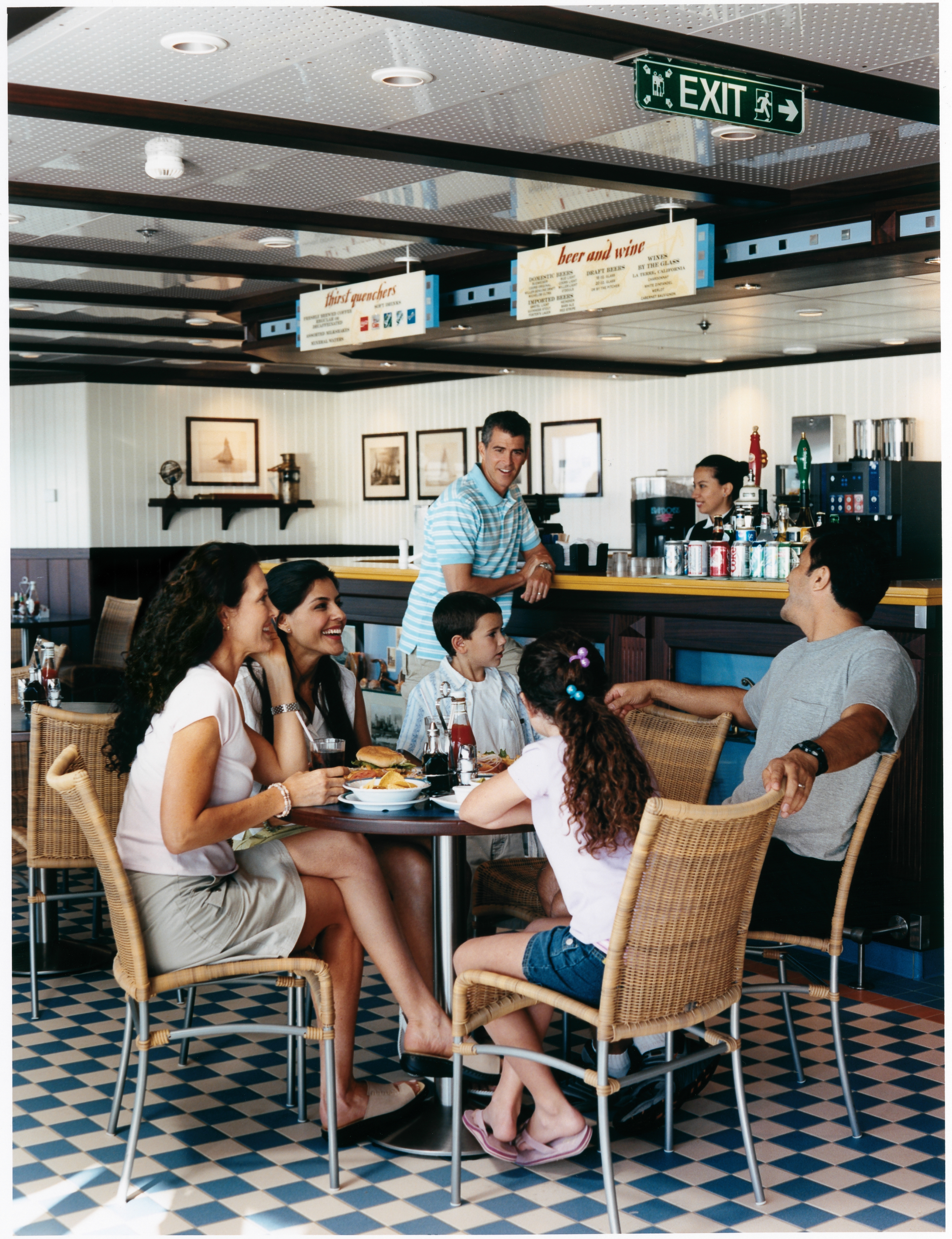 RCI_Jewel_SeaviewCafe_3.jpg