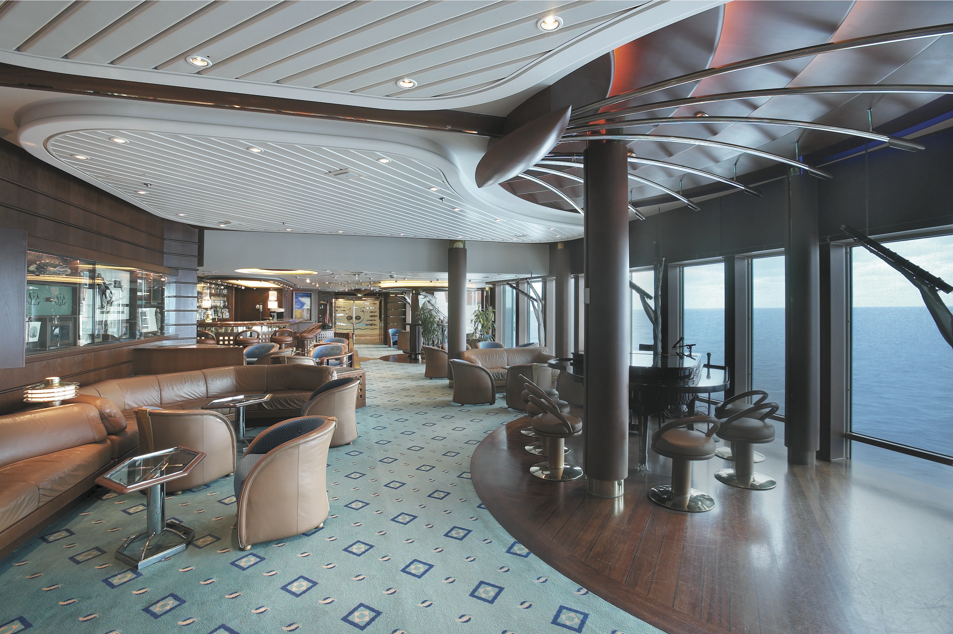 Royal Caribbean International Vision of the Seas Interior Schooner Bar.jpeg