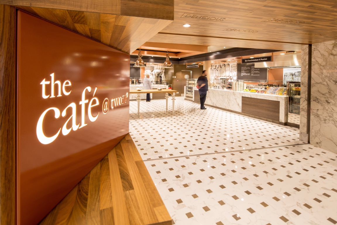 Royal Caribbean International Quantum of the Seas Interior The Cafe Two70 4.jpg