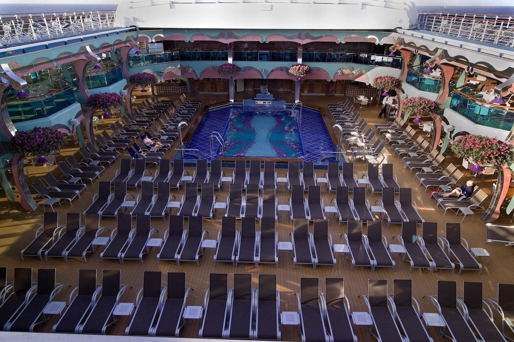 Carnival Splendor Splendido Lido Pool 1.jpg