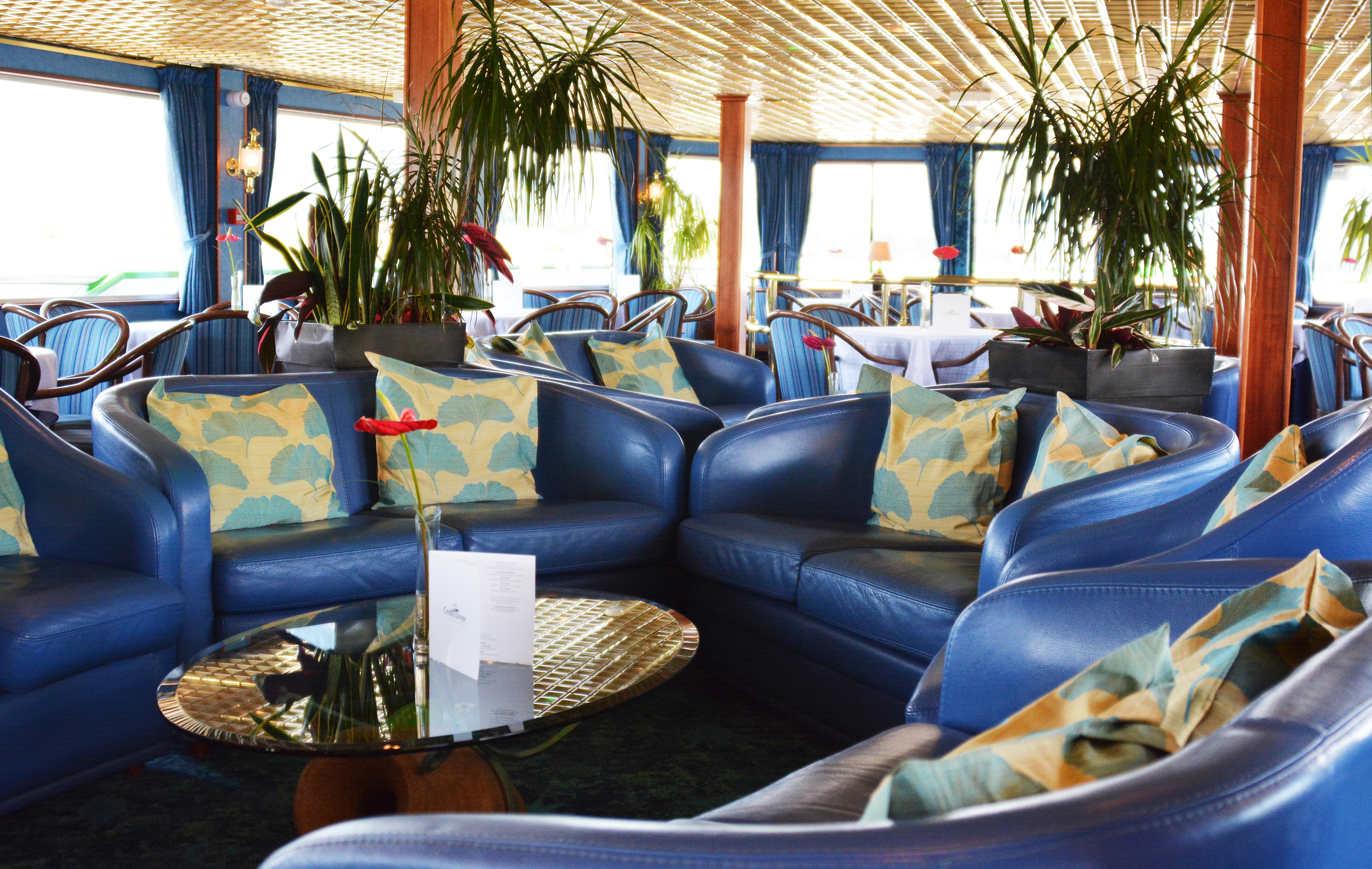 CroisiEurope MS Van Gogh Interior Lounge Bar 2.jpg