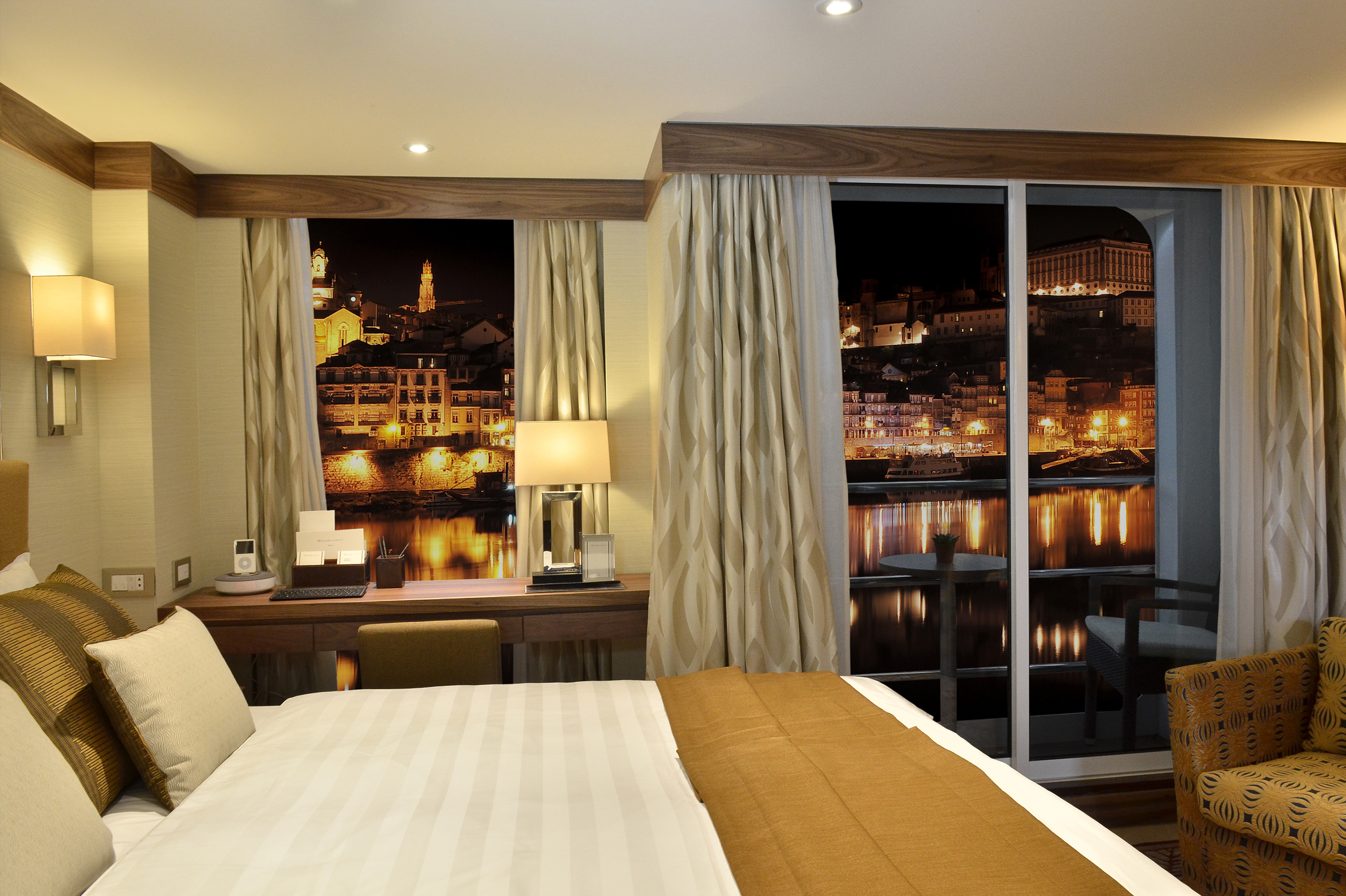 AmaWaterways AmaVida Accommodation Suite 2.jpg