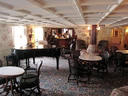 American Queen - American Queen - Entertainment - Captains Bar - Photo 3.jpeg