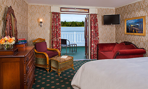 American Queen - American Queen - Accommodation - Deluxe A - Photo.jpg