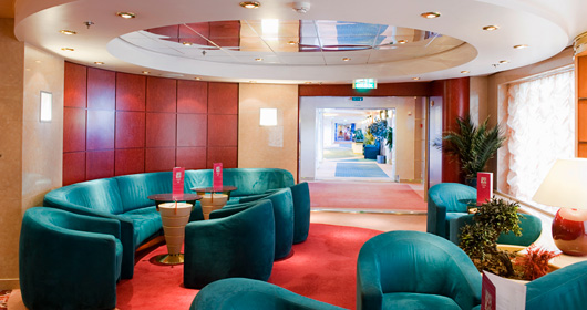 MSC Cruises L'Atmosphere bar.jpg