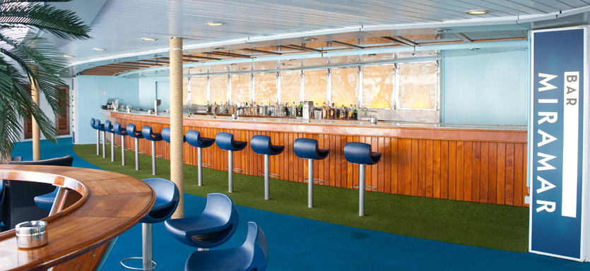 Pullmantur Horizon Exterior Bar Miramar.jpg