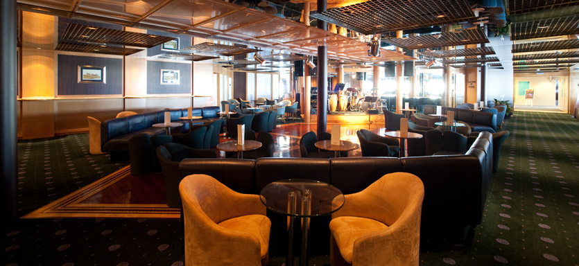 Pullmantur Horizon Interior Rendez-Vous Lounge.jpg