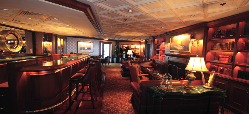 Pullmantur Horizon Interior Library.jpg