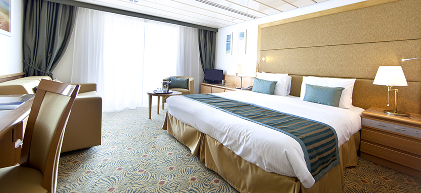 Pullmantur Horizon Accommodation Suite with Balcony 2.jpg