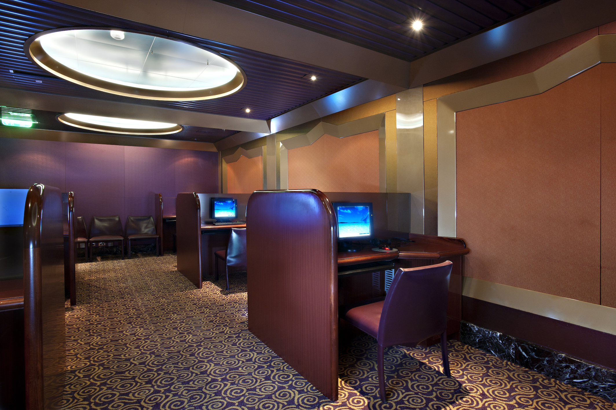 Carnival Glory Internet Cafe 1.jpg