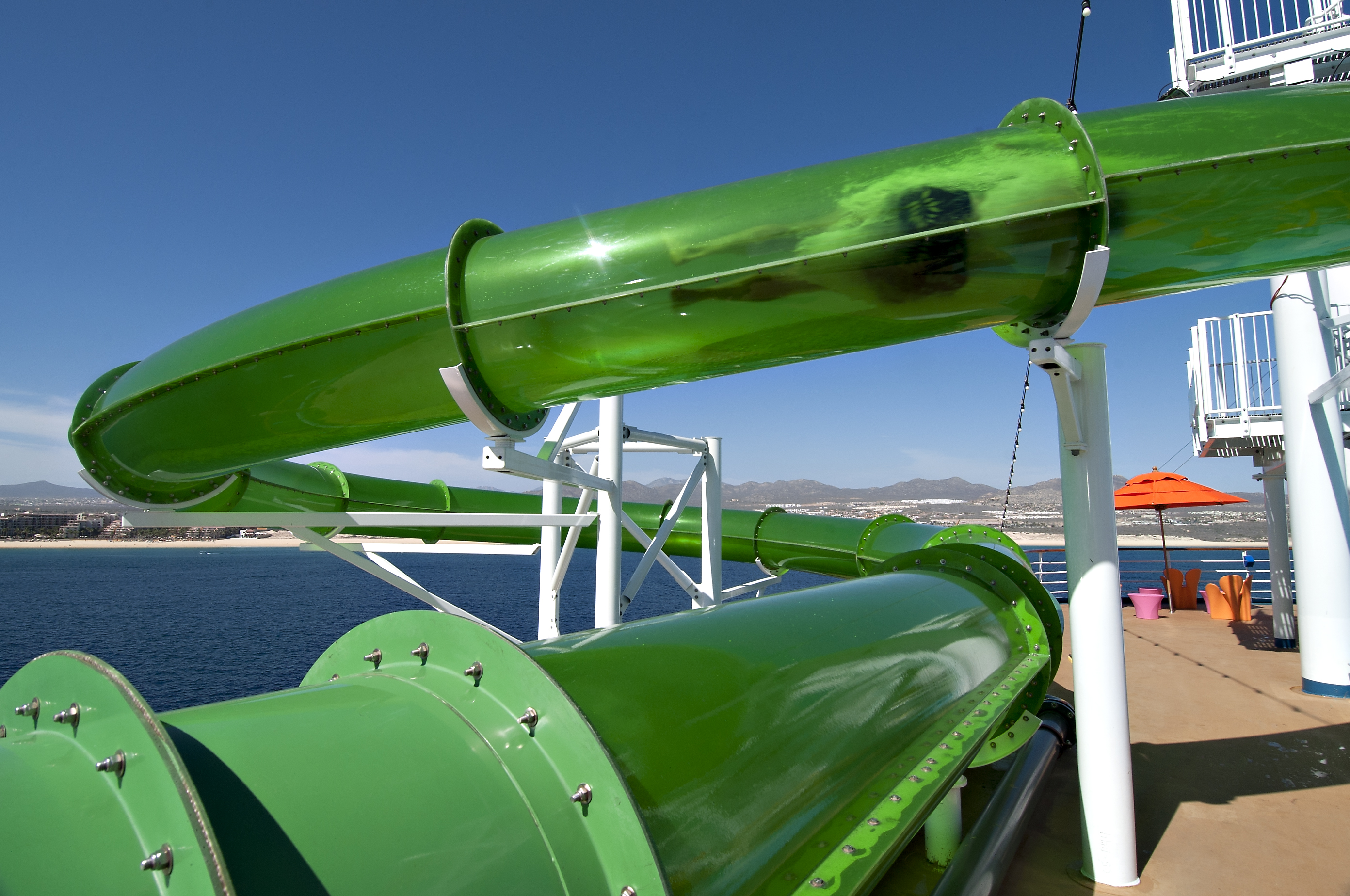 Carnival Spirit Green Thunder Waterslide 4.jpg