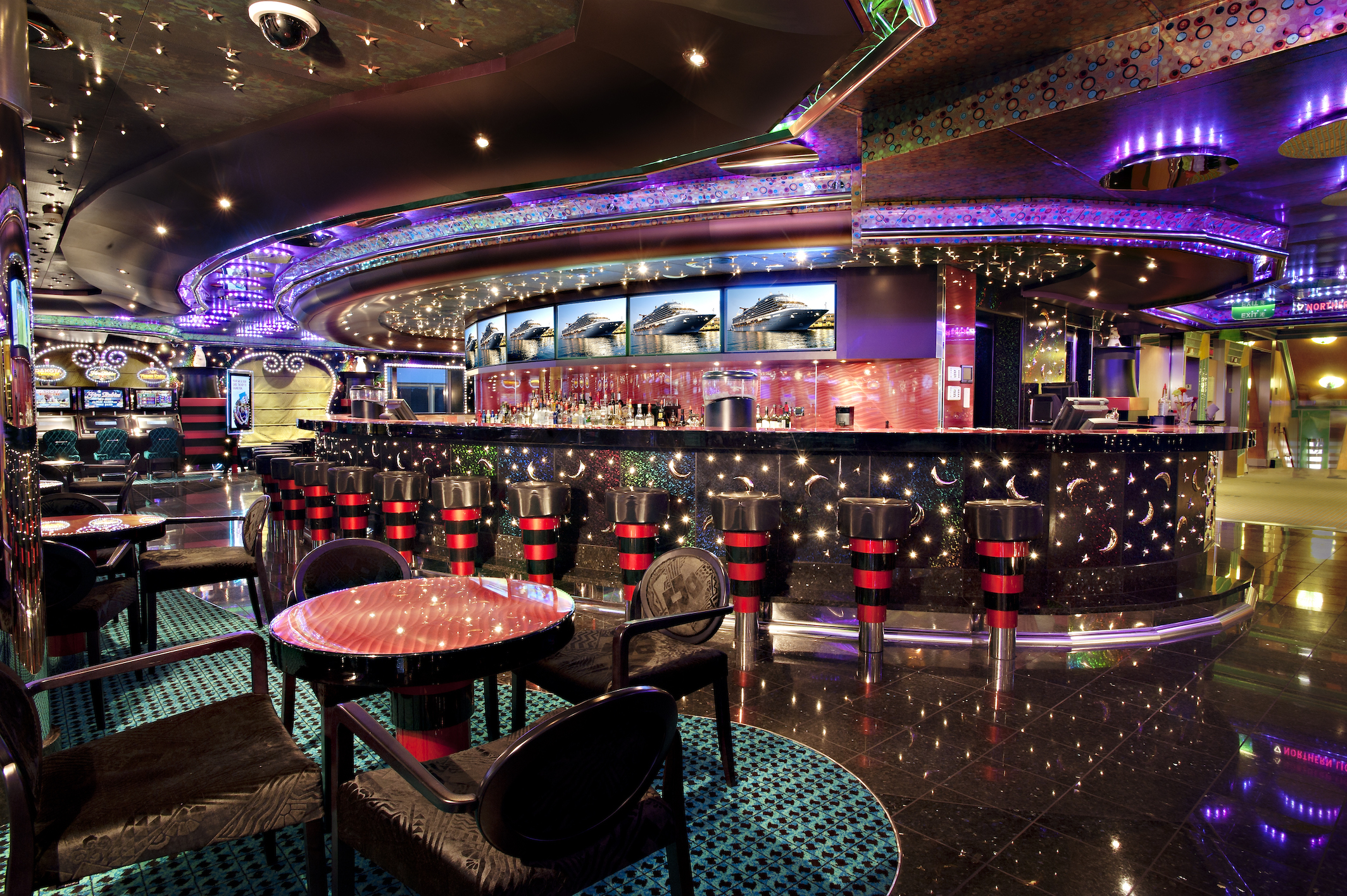 Carnival Magic Hat Trick Casino 1.jpg