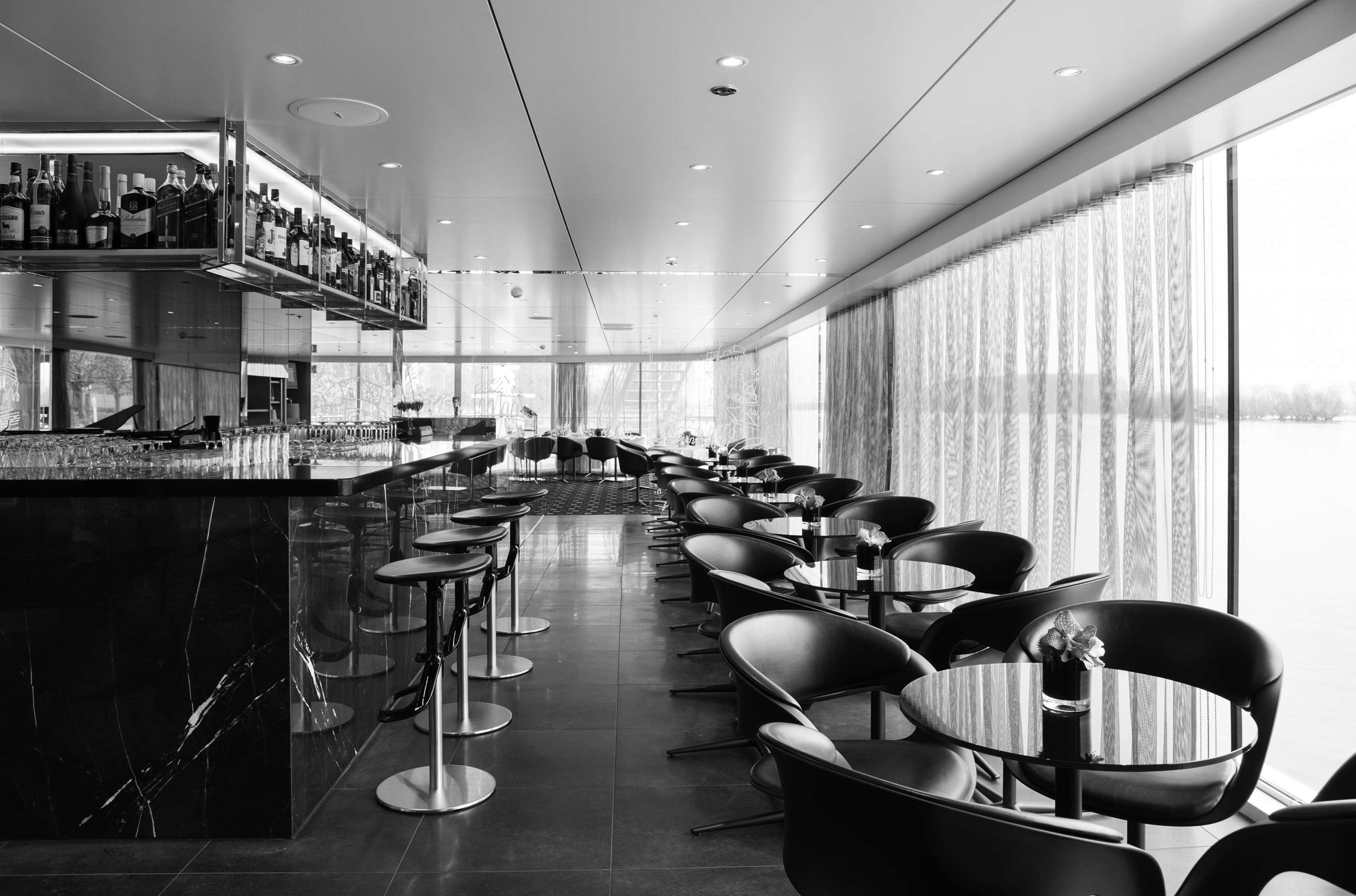 SCE0037_River_Cafe_scenic_day_031341 B&W.jpg