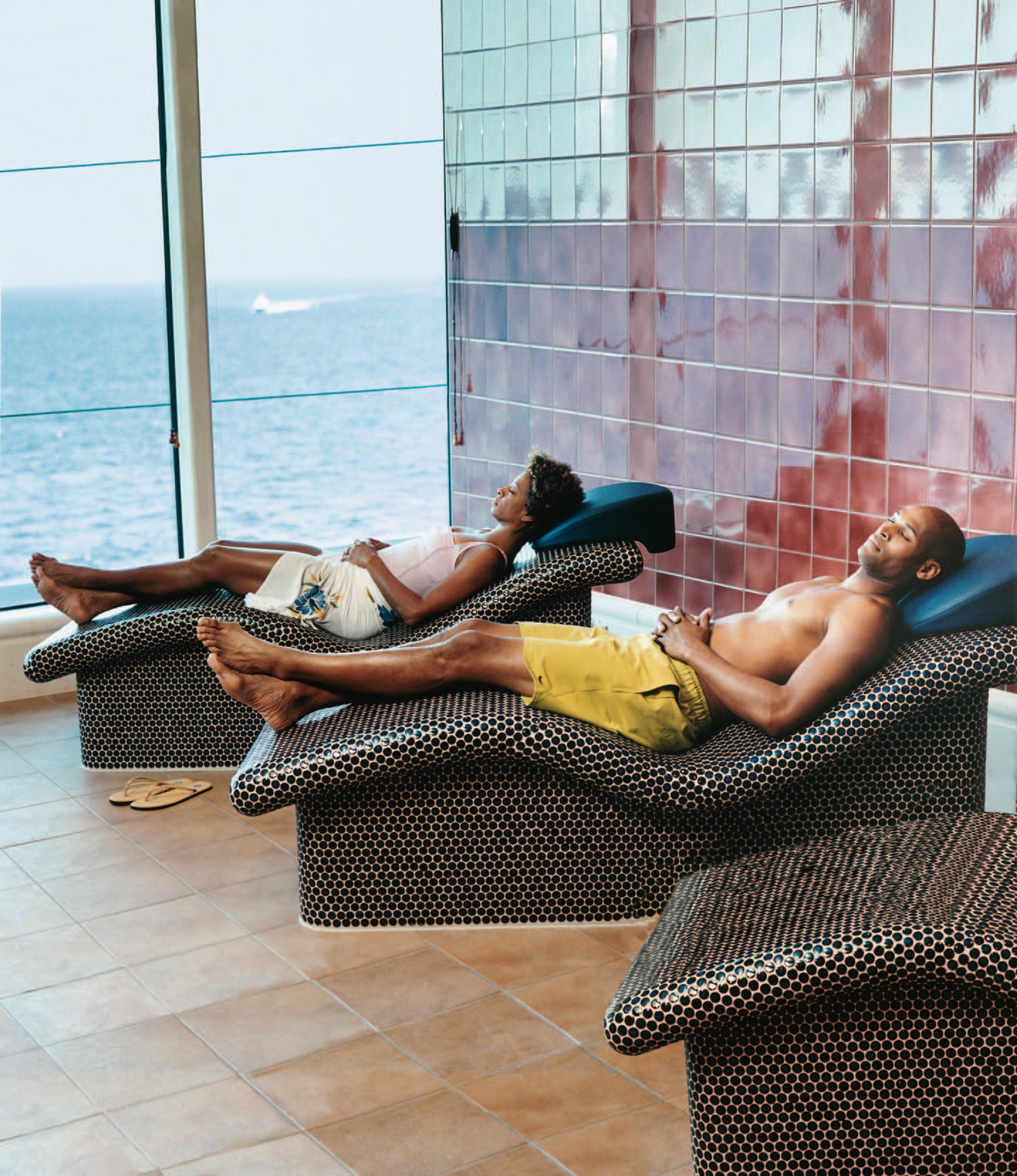 RCI_Jewel_CoupleLounging.jpg