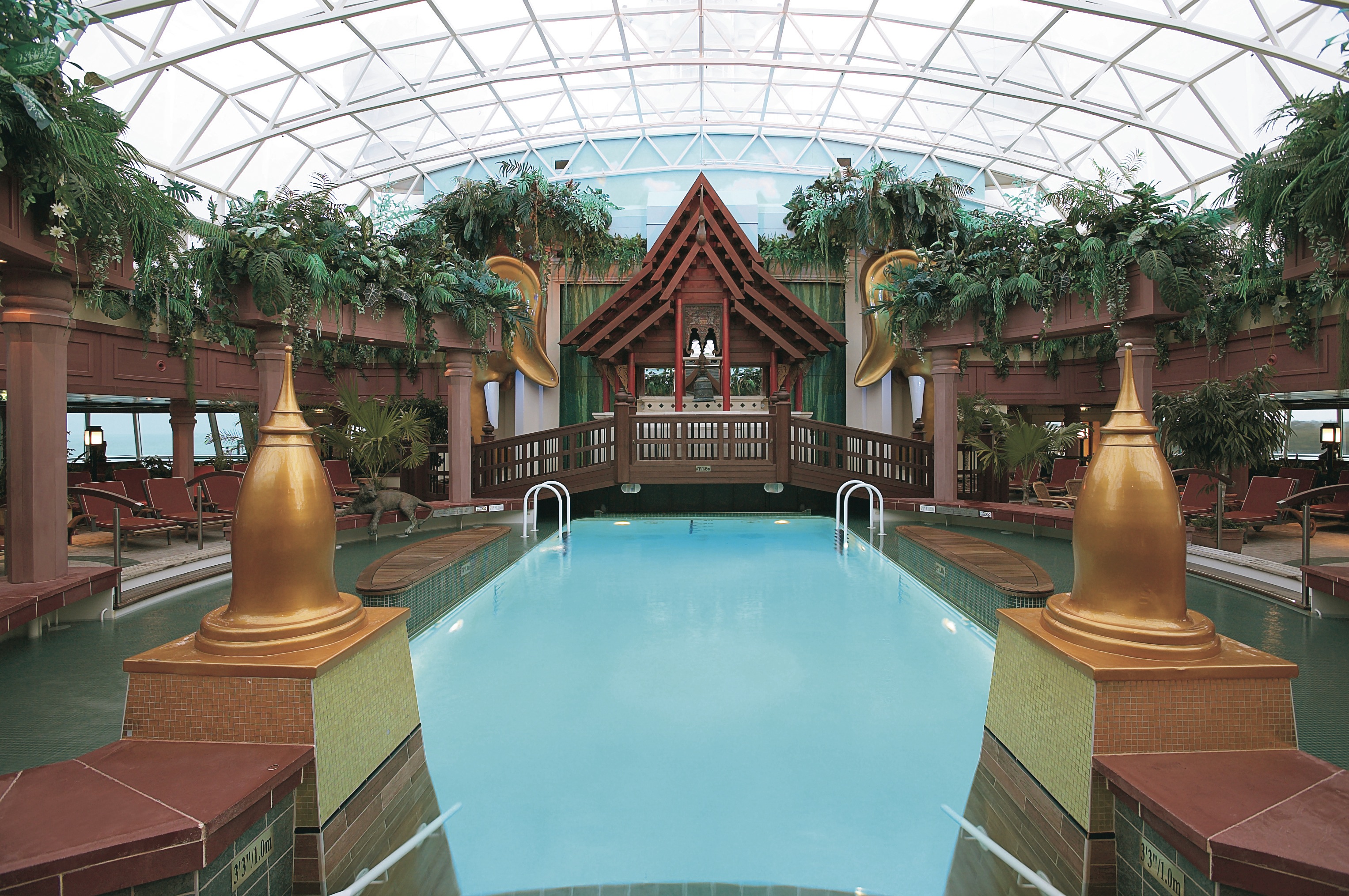 Royal Caribbean International Jewel of the Seas Interior Solarium 3.jpeg