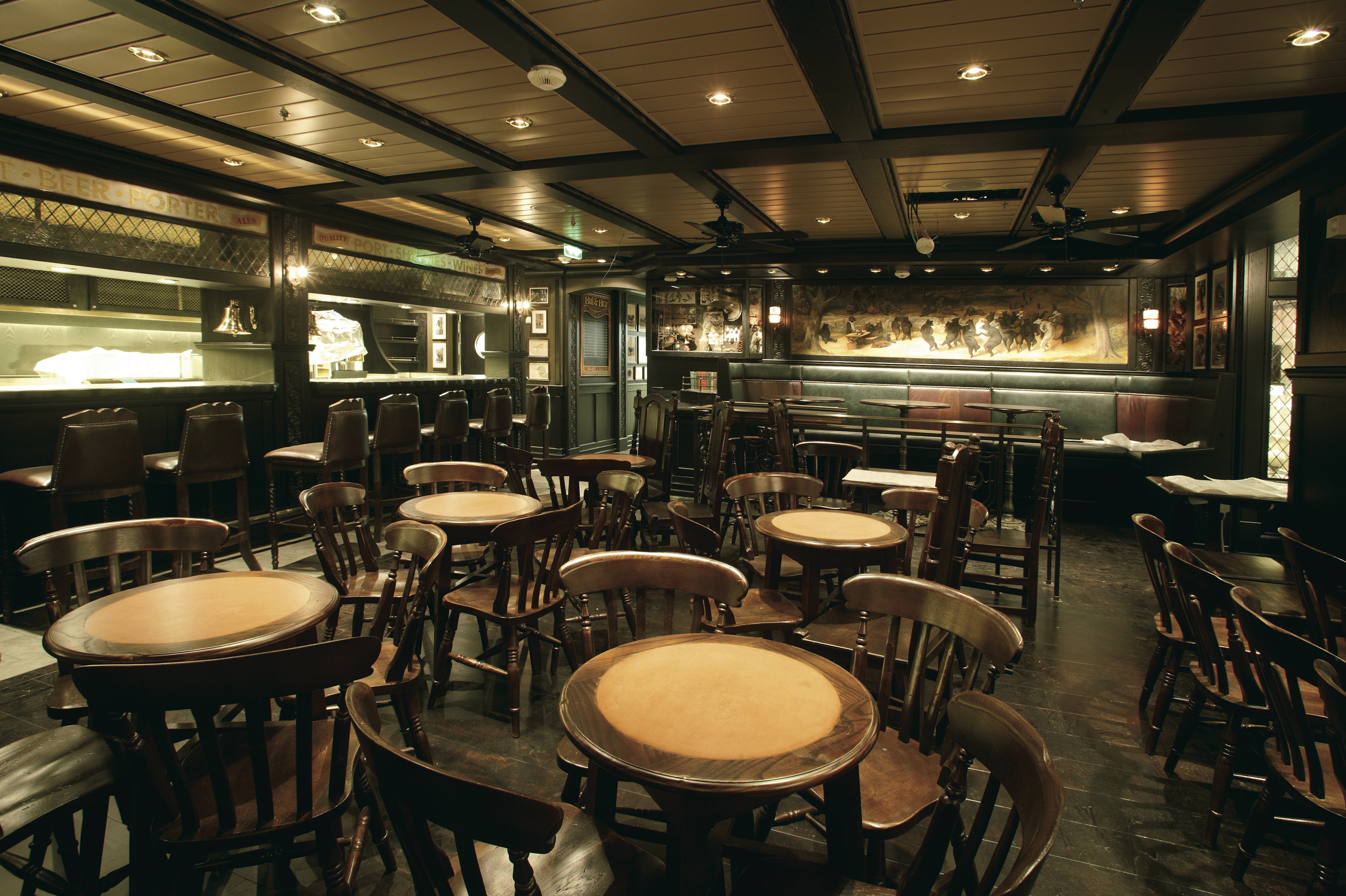 Royal Caribbean International Freedom of the Seas Interior Bull Bear Pub.jpeg