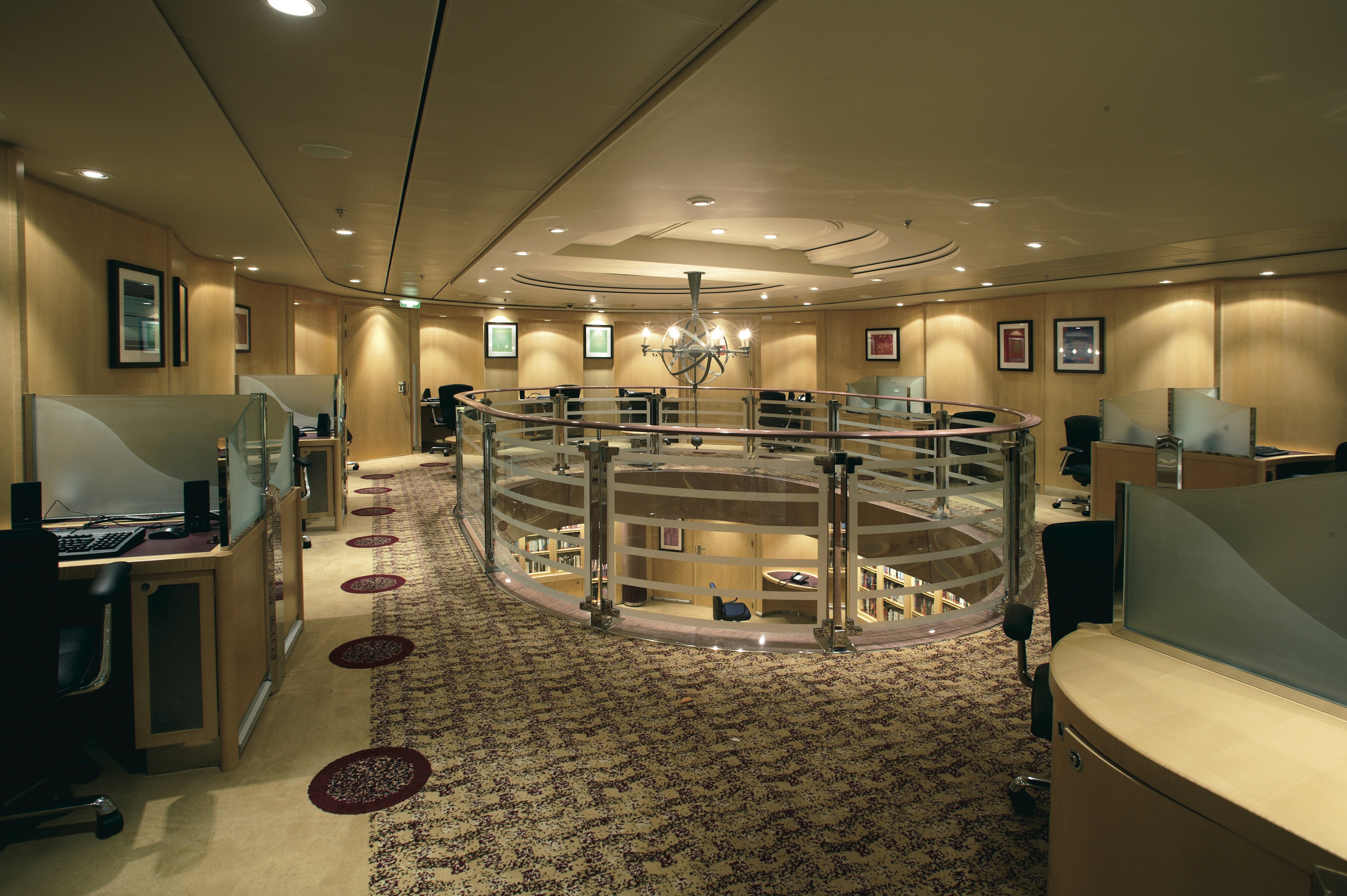 Royal Caribbean International Freedom of the Seas Interior Computer Lab.jpeg