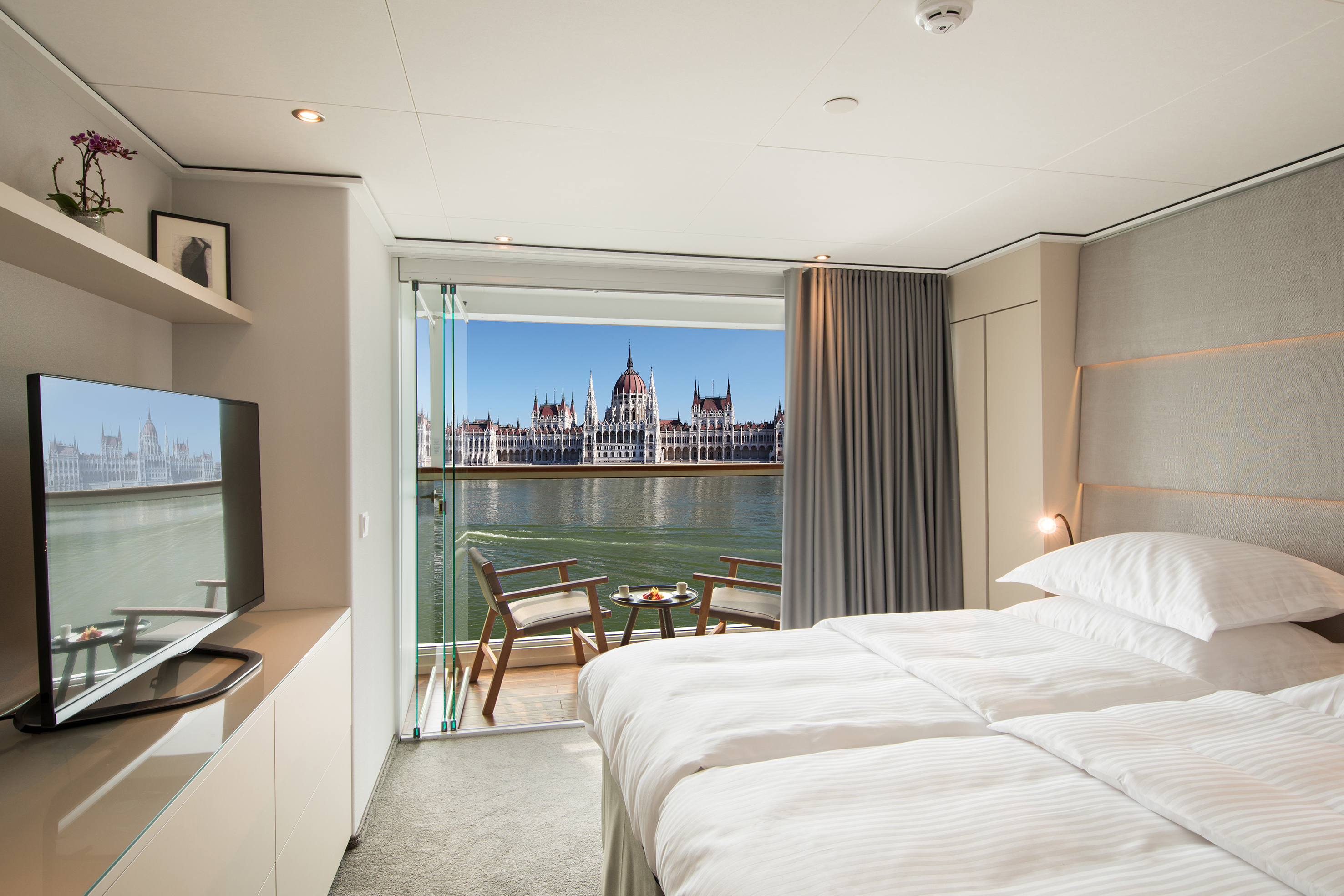 Emerald Waterways Star-Ships Accommodation Grand Balcony Suite.jpg