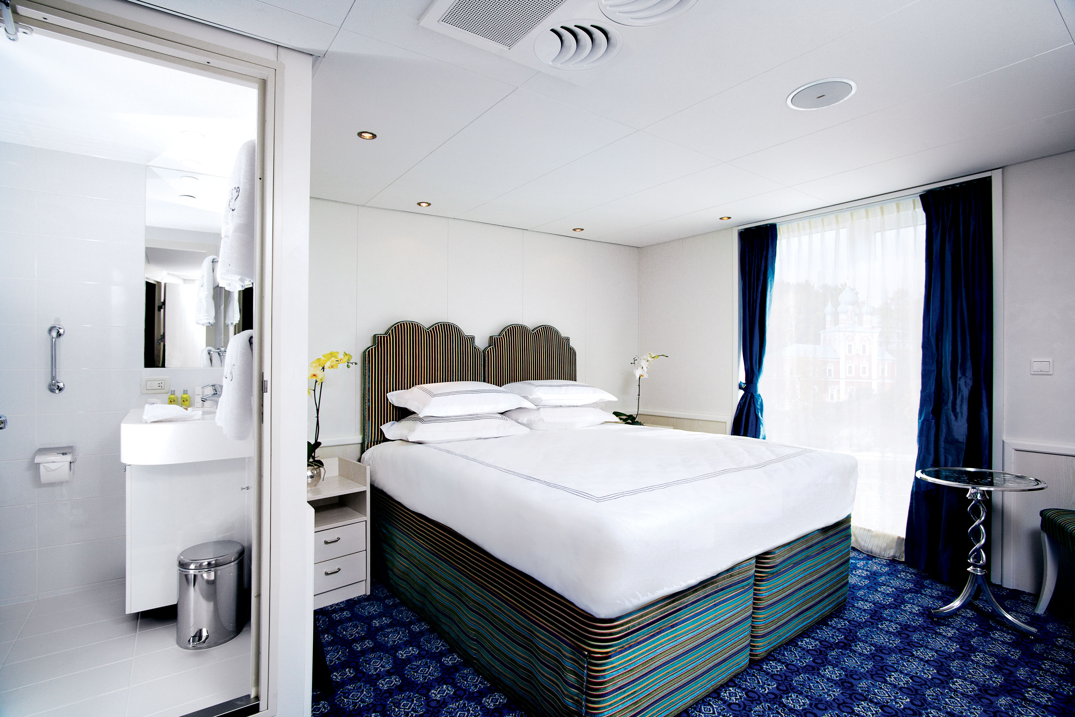 UNIWORLD Boutique River Cruises River Victoria Accommodation Stateroom Category 2.jpg