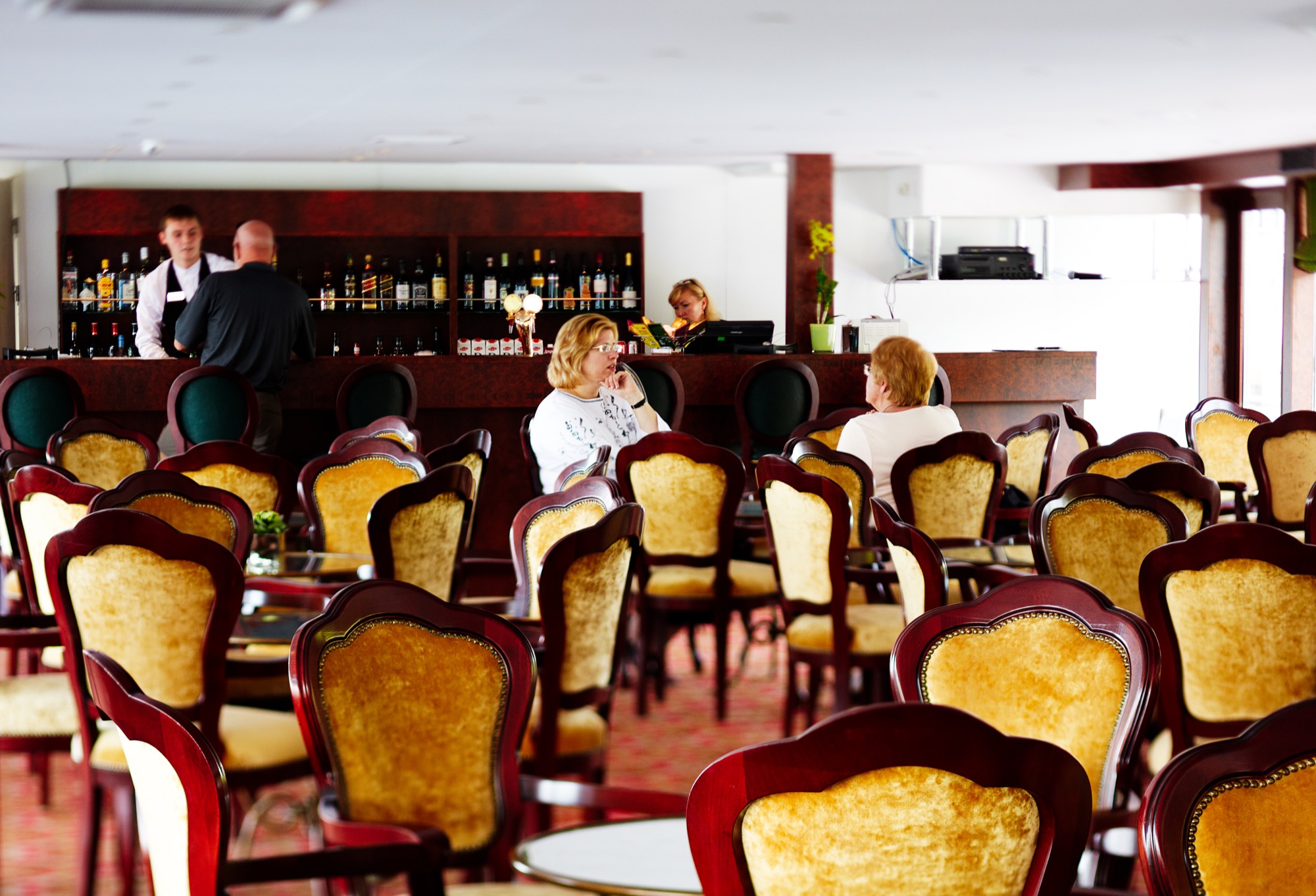 UNIWORLD Boutique River Cruises River Victoria Interior Katarina Bar 2.jpg