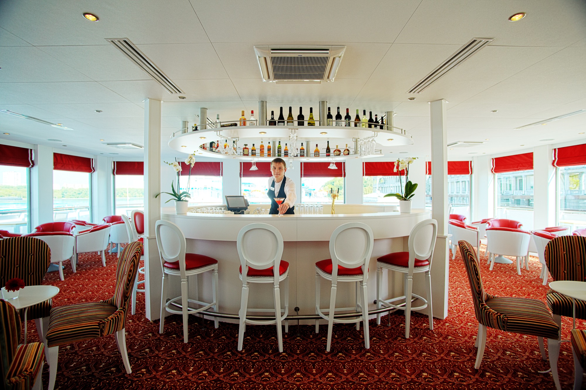 UNIWORLD Boutique River Cruises River Victoria Interior Katarina Bar 3.jpg