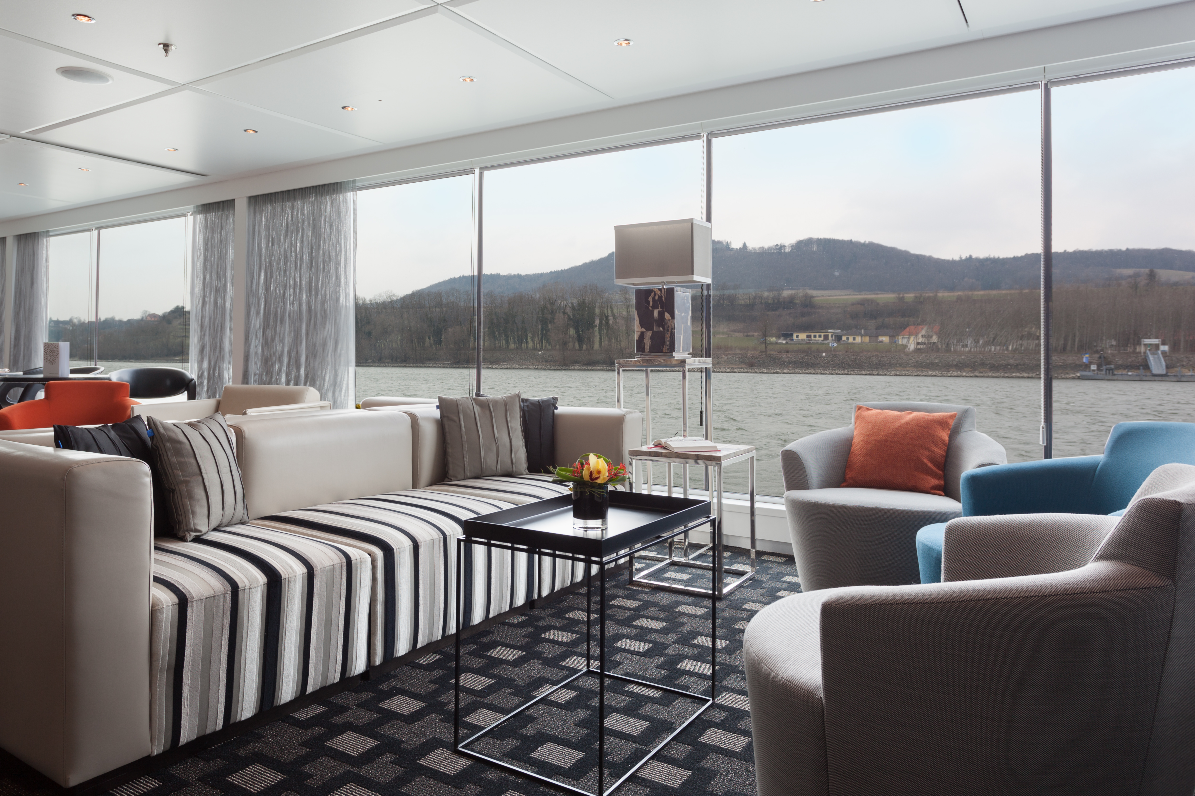 Scenic Sapphire Scenic Emerald Scenic Diamond Scenic Ruby Scenic Pearl Interior Lounge 1.jpg