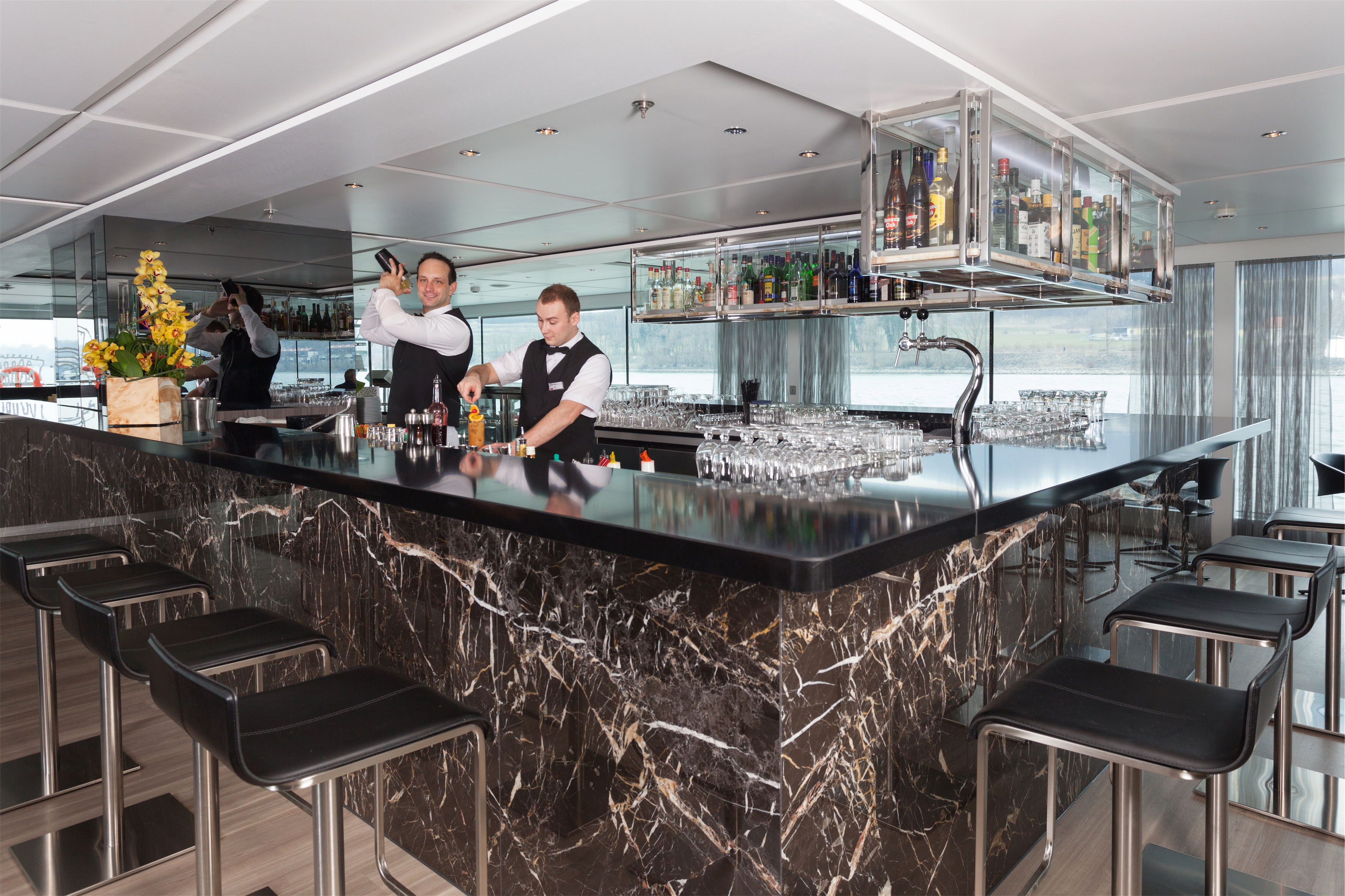 Scenic Sapphire Scenic Emerald Scenic Diamond Scenic Ruby Scenic Pearl Interior Bar.jpg