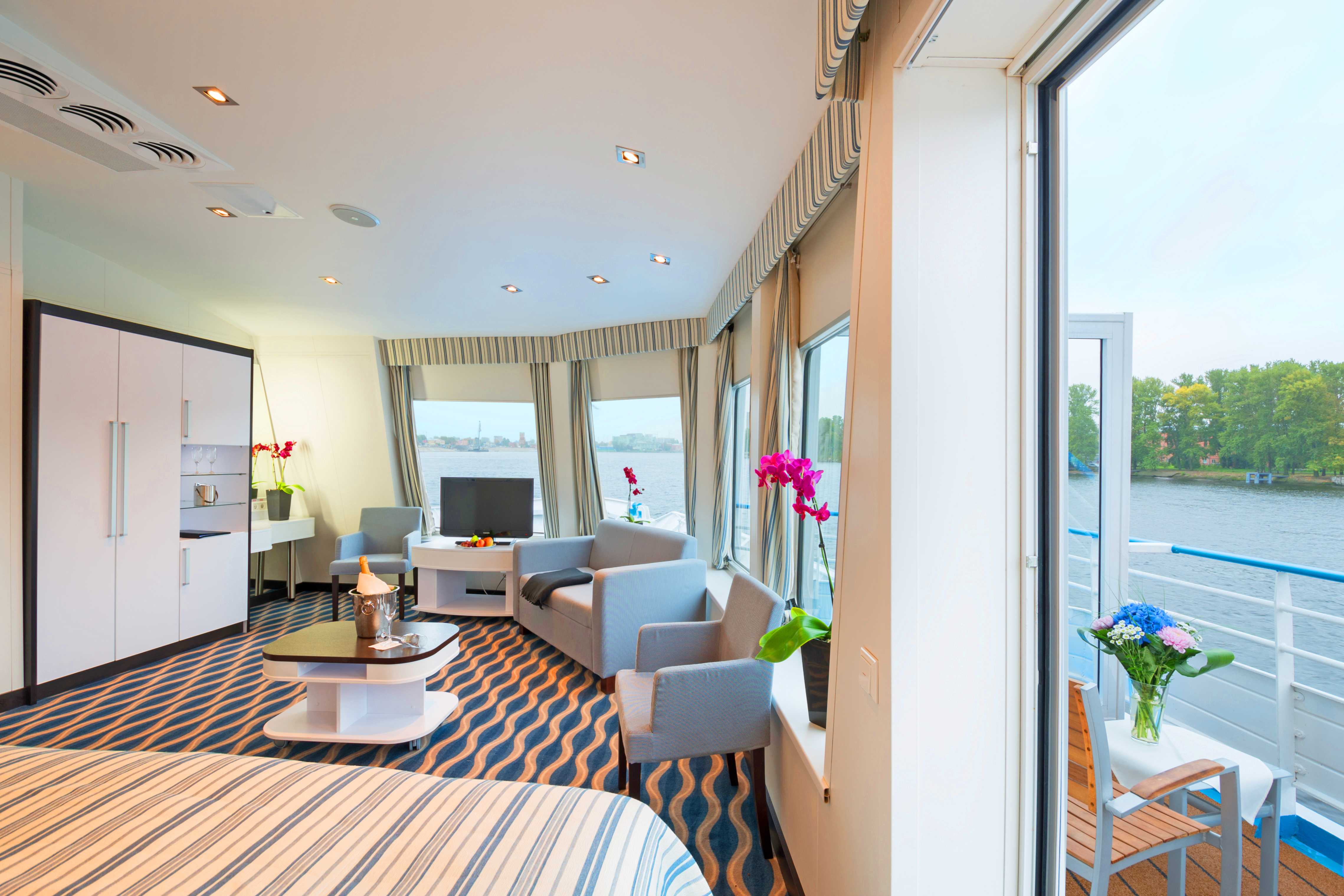 Scenic Tsar Accommodation Royal Panorama Suite 3.jpg