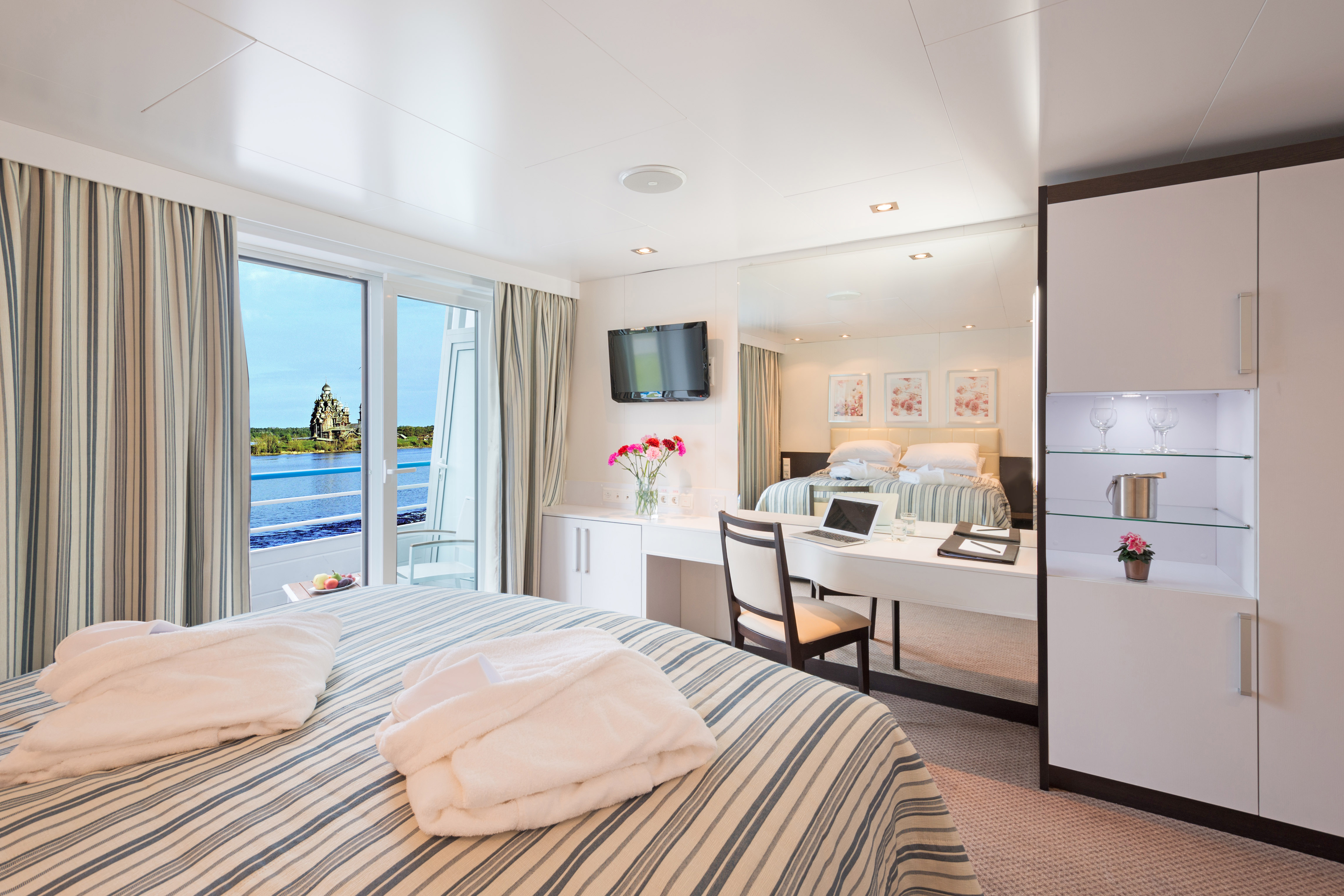 Scenic Tsar Accommodation Deluxe Balcony Suite 1.jpg