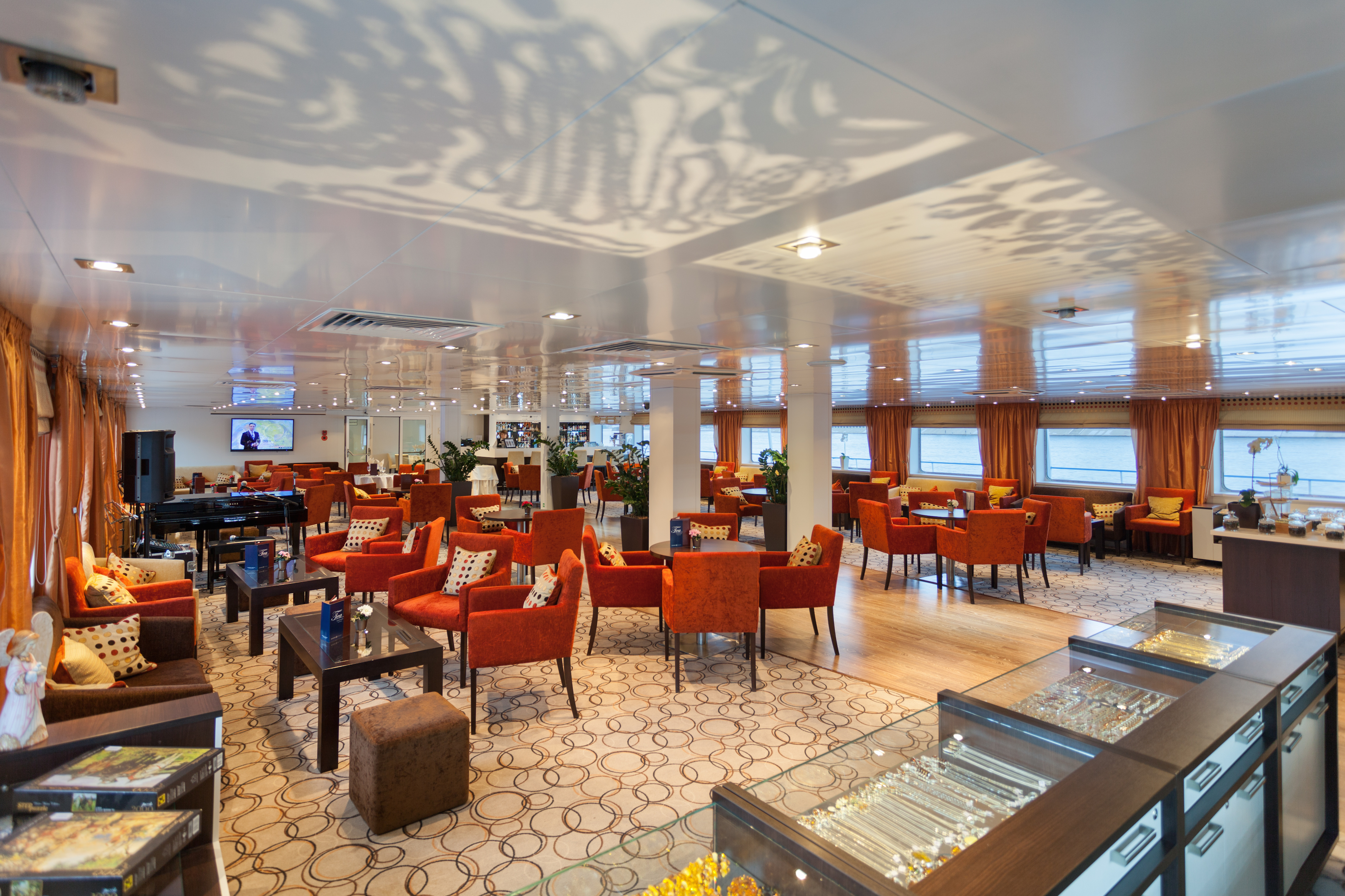 Scenic Tsar Interior Panorama Lounge 3.jpg