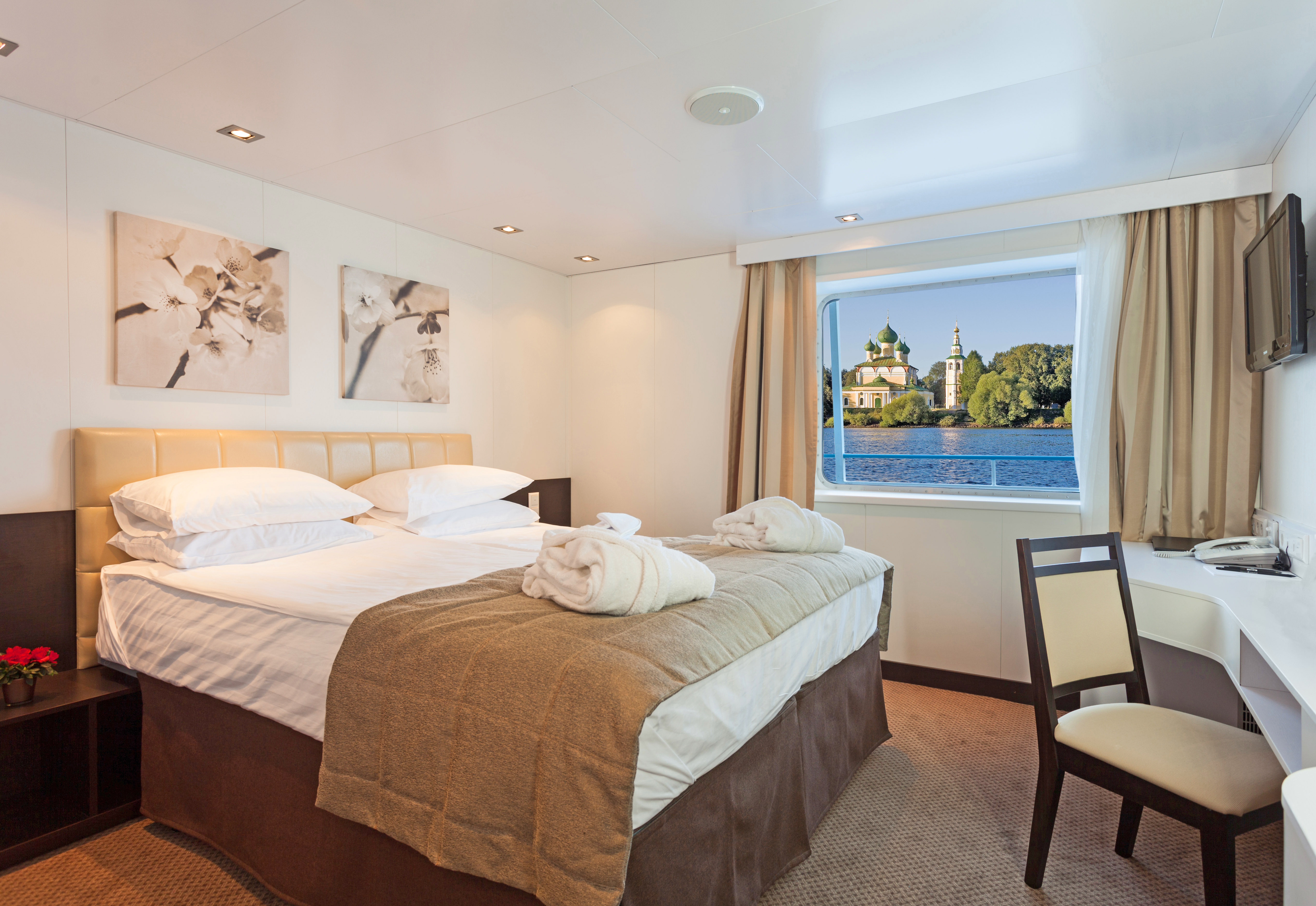 Scenic Tsar Accommodation Standard Stateroom.jpg