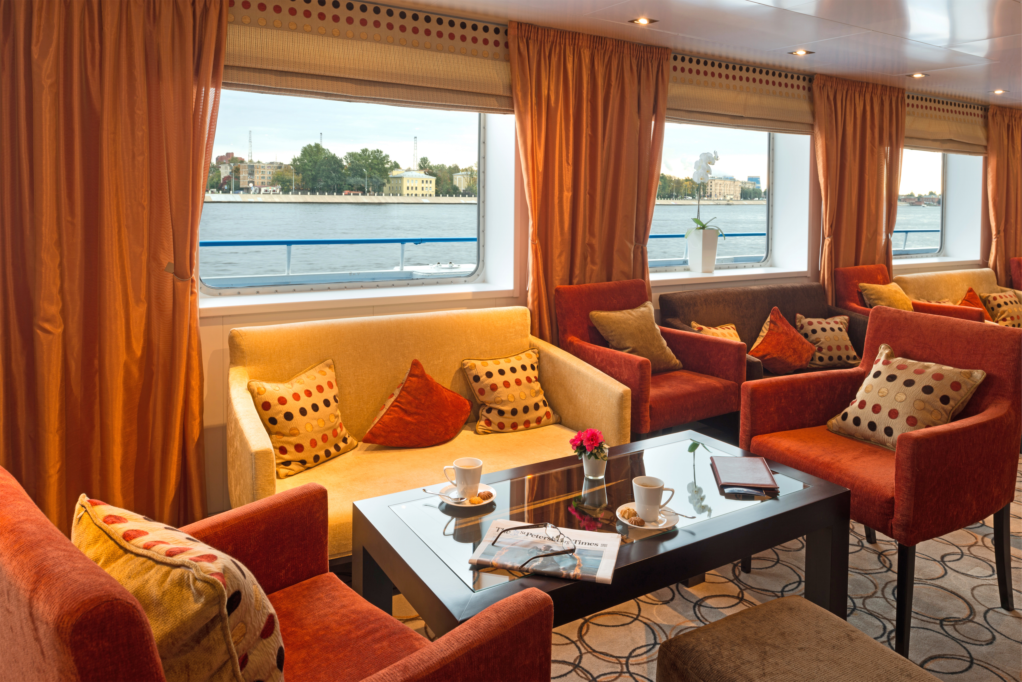 Scenic Tsar Interior Panorama Lounge 4.jpg
