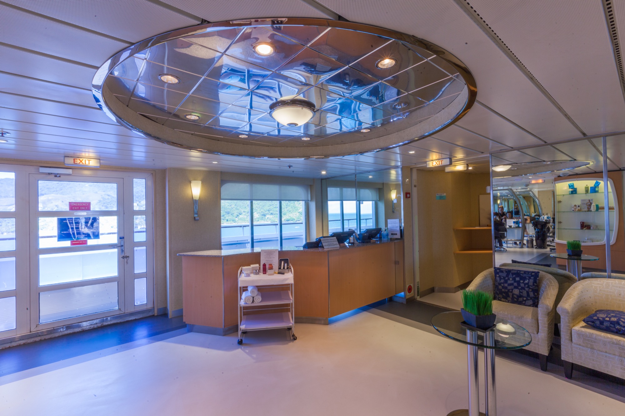 Pullmantur Zenith Interior Beauty Salon 2.jpg
