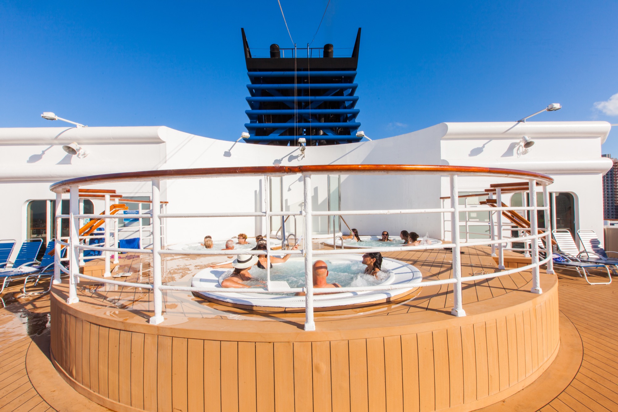 Pullmantur Zenith Exterior Jacuzzi.jpg