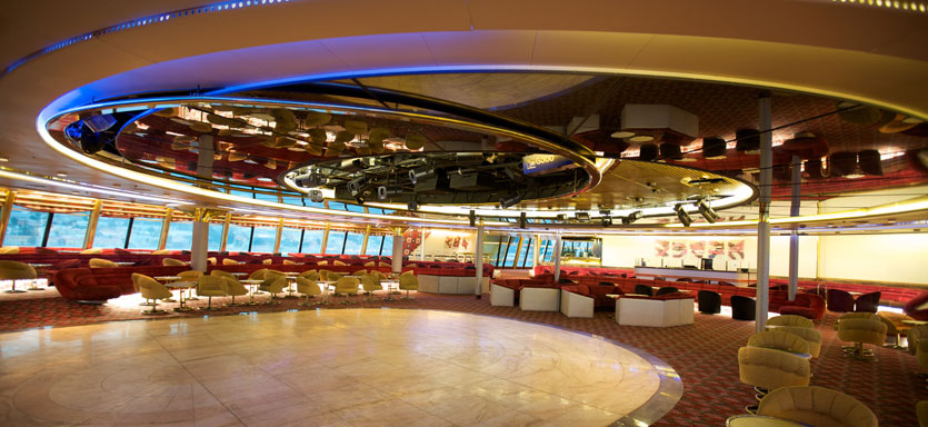 Pullmantur Monarch Interior Cyan Disco.jpg