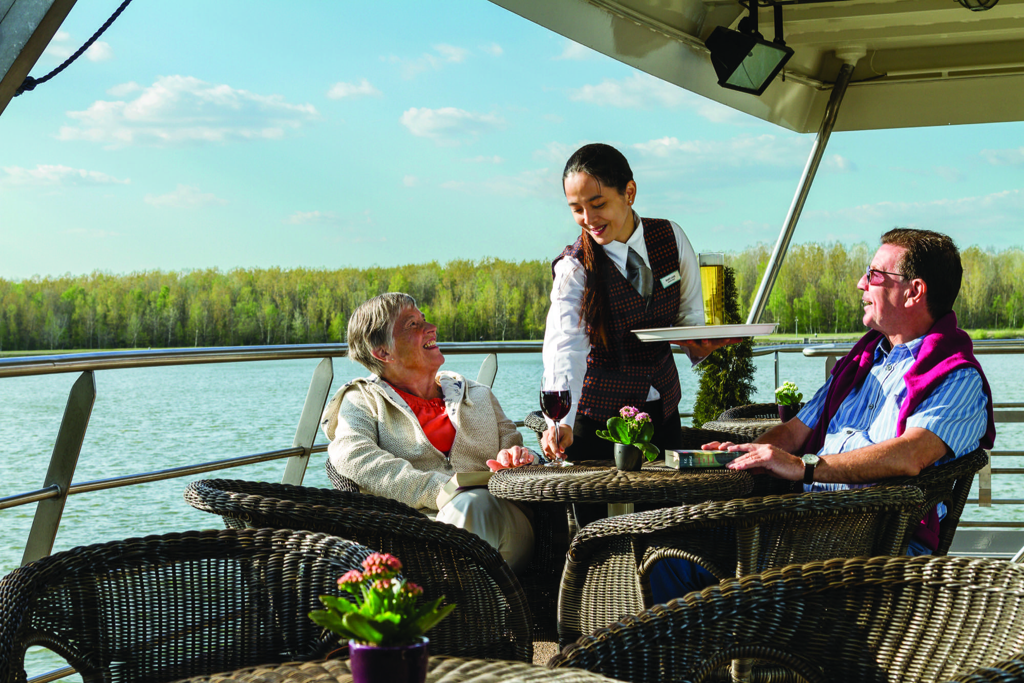 The River cruise line Serenity Lido Bar Serenity551 R PB.jpg