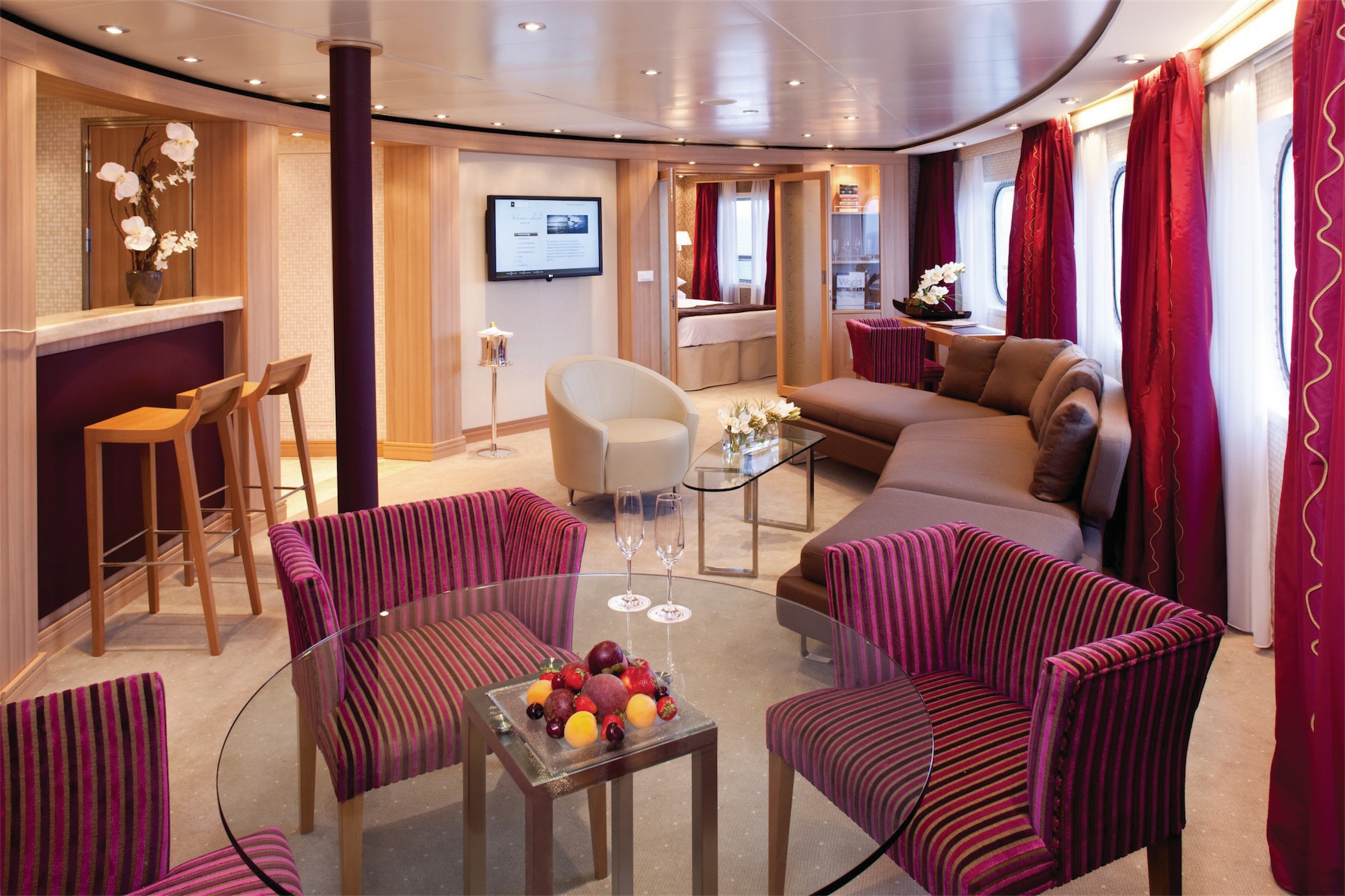 Seabourn Odyssey Class Accommodation Owner's Suite.jpg
