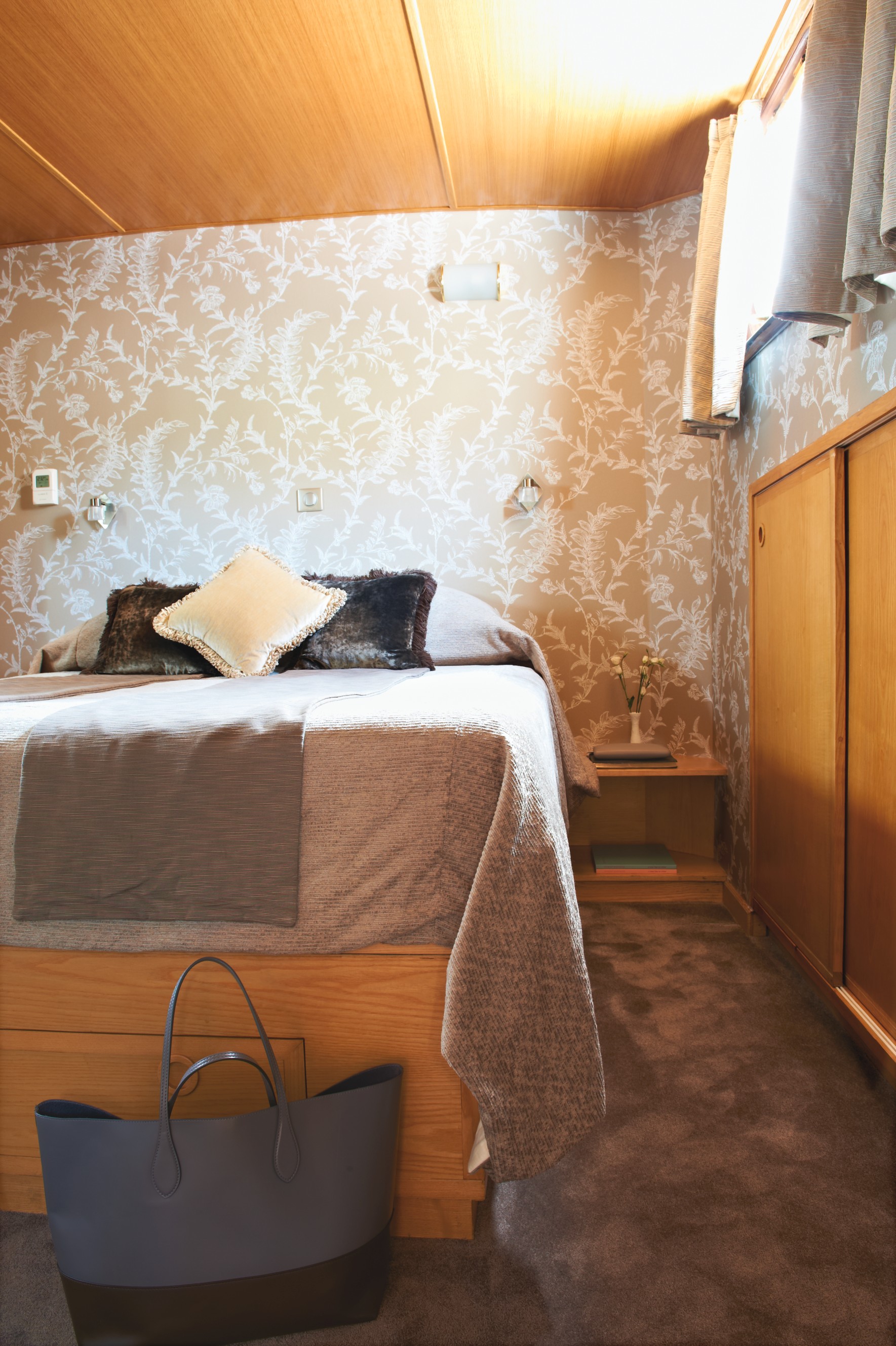 Belmond River Cruises Belmond Hirondelle Accommodation Bedroom 1.jpg