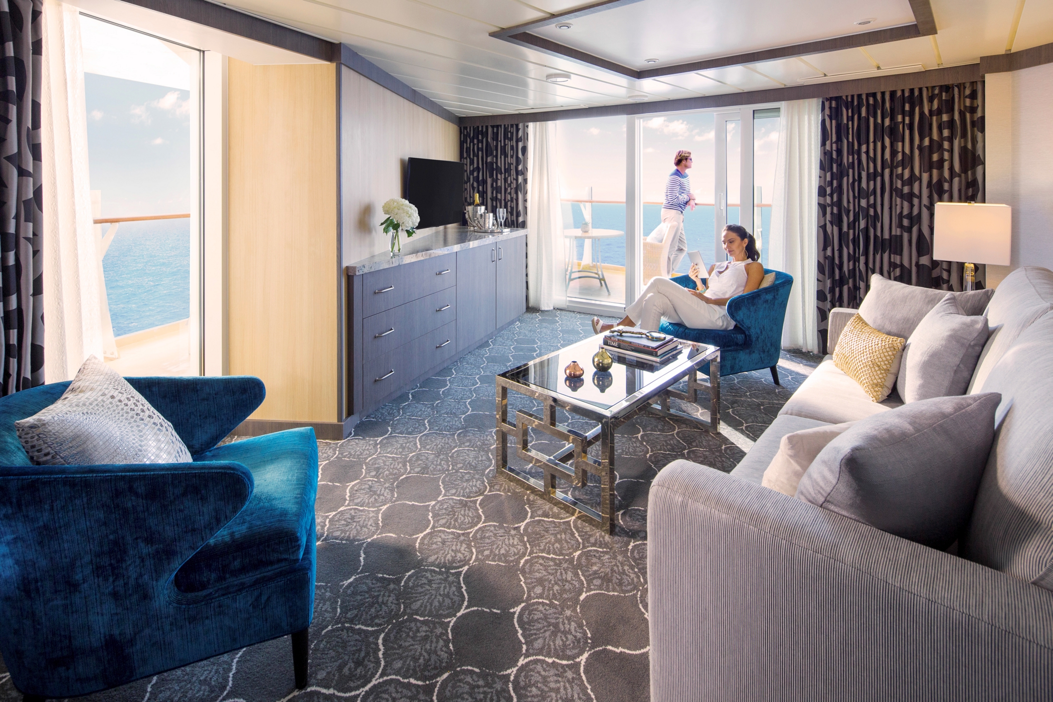 Royal Caribbean International Oasis of the seas accommodation Aquatheatre Suite 1.jpg