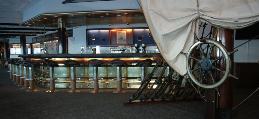 Pullmantur Sovereign Interior Spinnaker Piano Bar.jpg