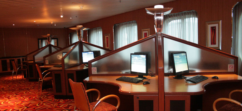 Pullmantur Sovereign Interior Internet Centre.jpg