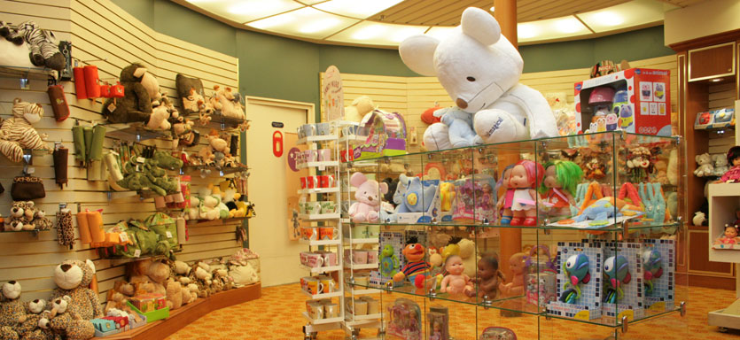 Pullmantur Sovereign Interior Shops.jpg