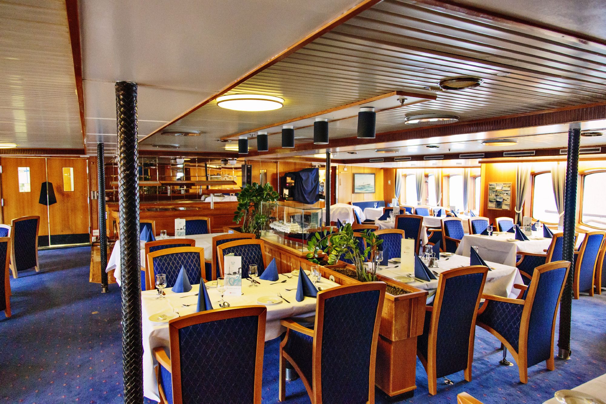 Hurtigruten Cruise Lines MS Lofoten Interior Dining Room 2.jpg
