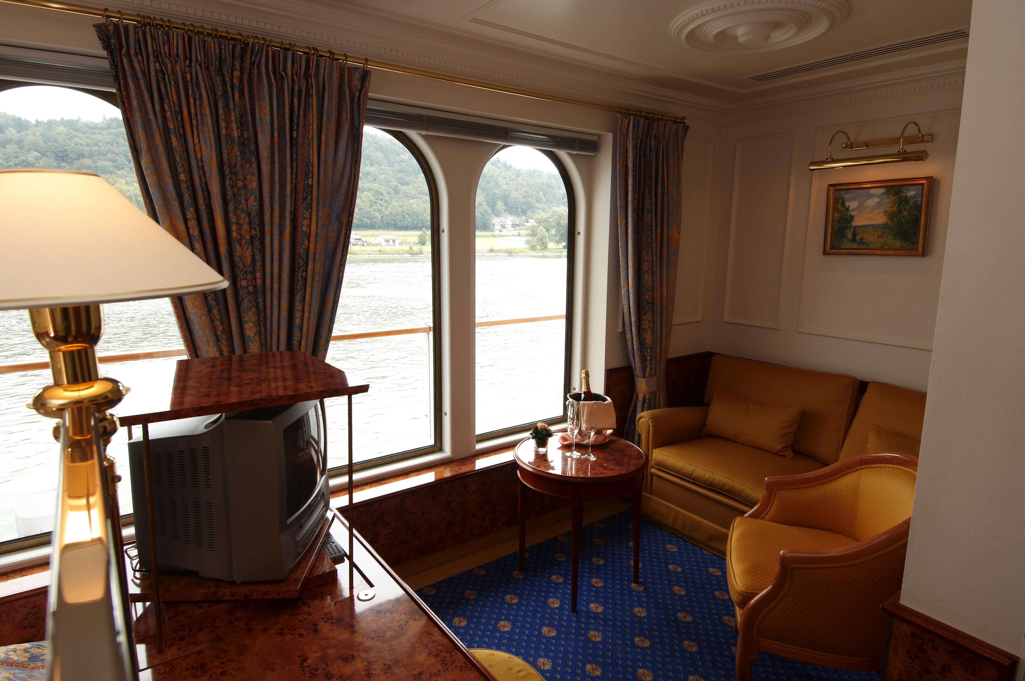 Hebridean Island Cruises Royal Crown Accommodation Royal Suite 2.jpg