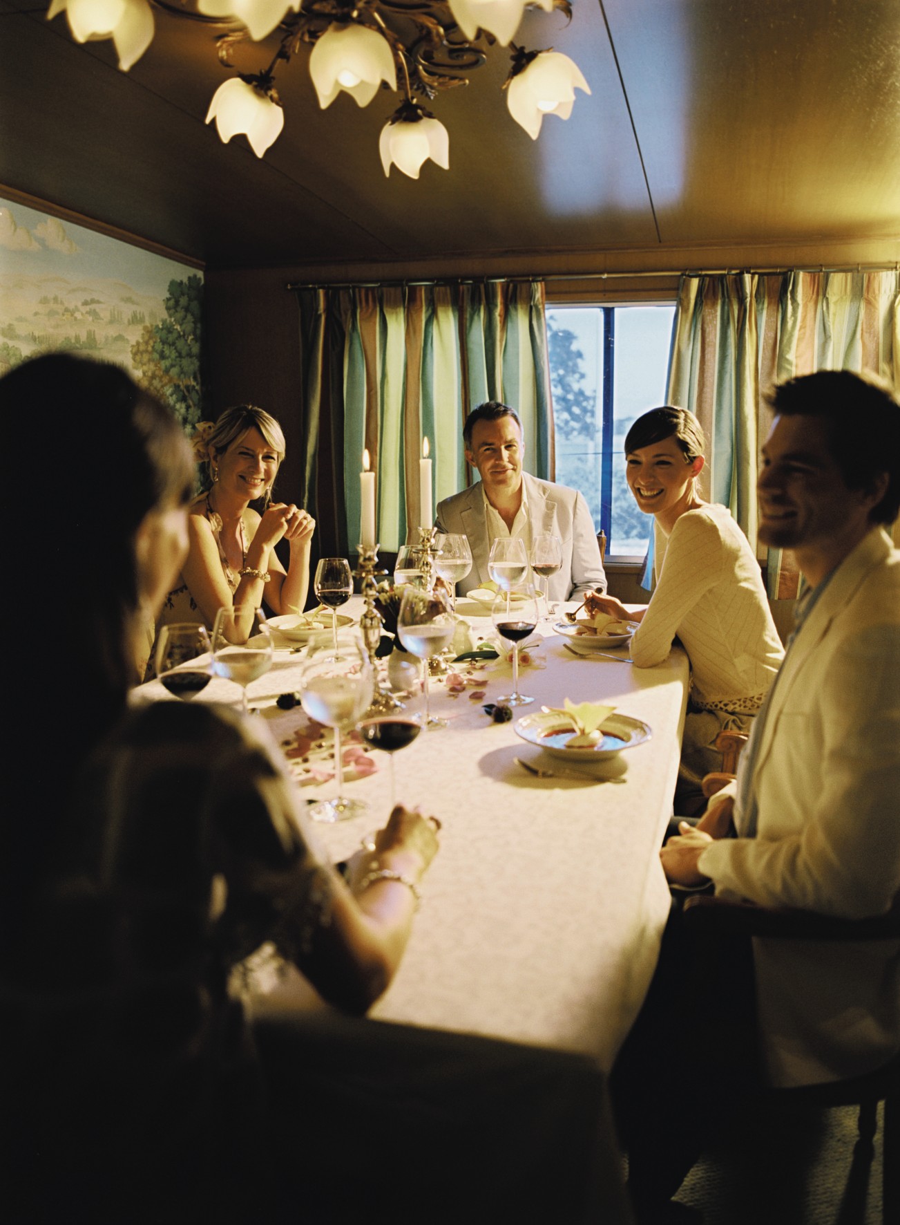 Belmond River Cruises Belmond Amaryllis Interior Restaurant Diner 2.jpg