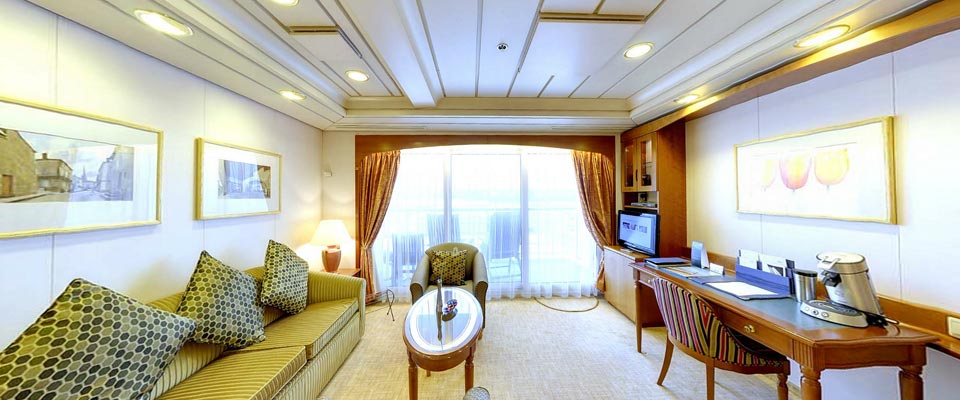 P&O Cruises Oriana Accommodation Mini Suite 2.jpg