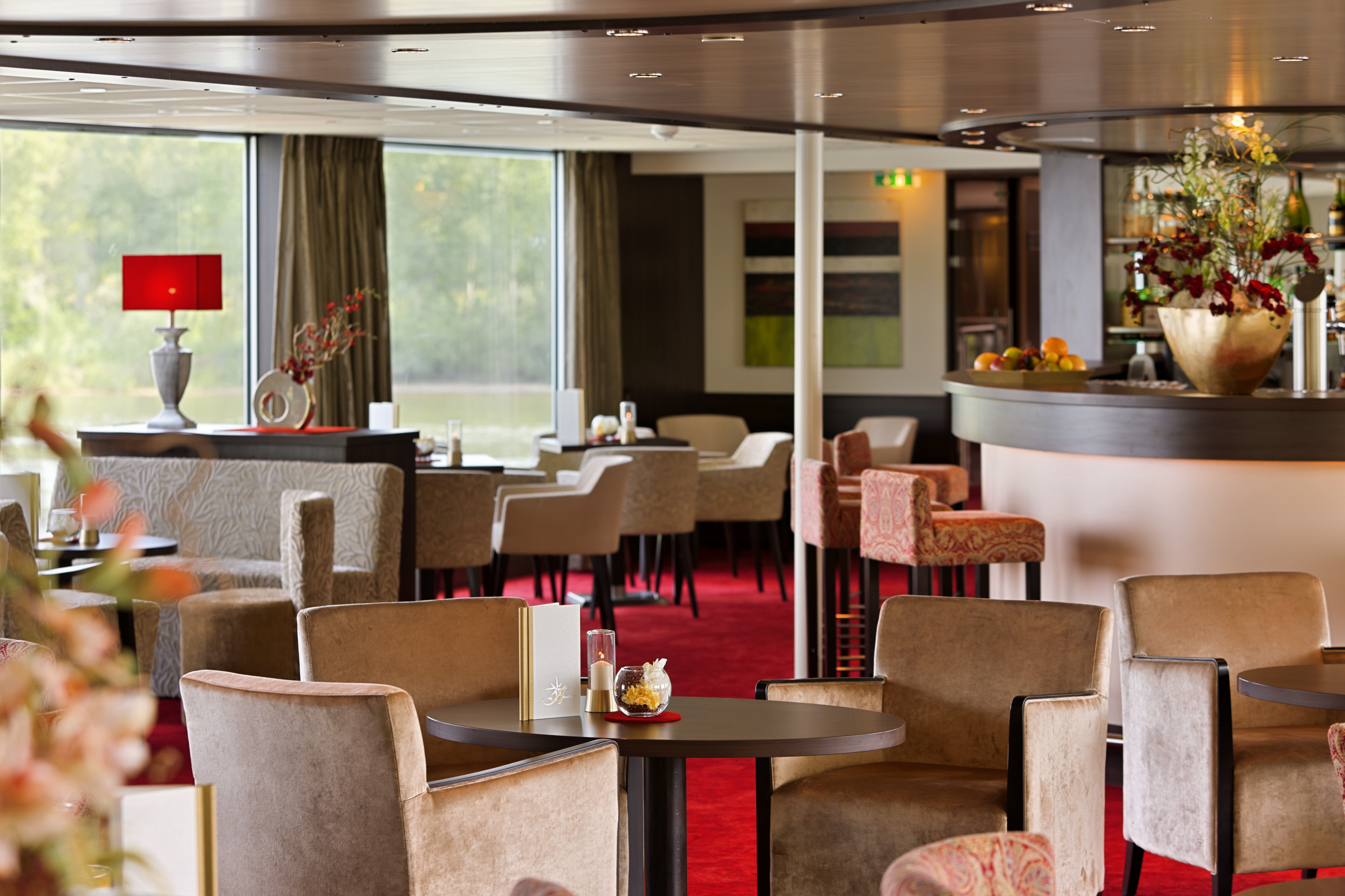 Amadeus River Cruises Amadeus Brilliant Interior Bar.jpg