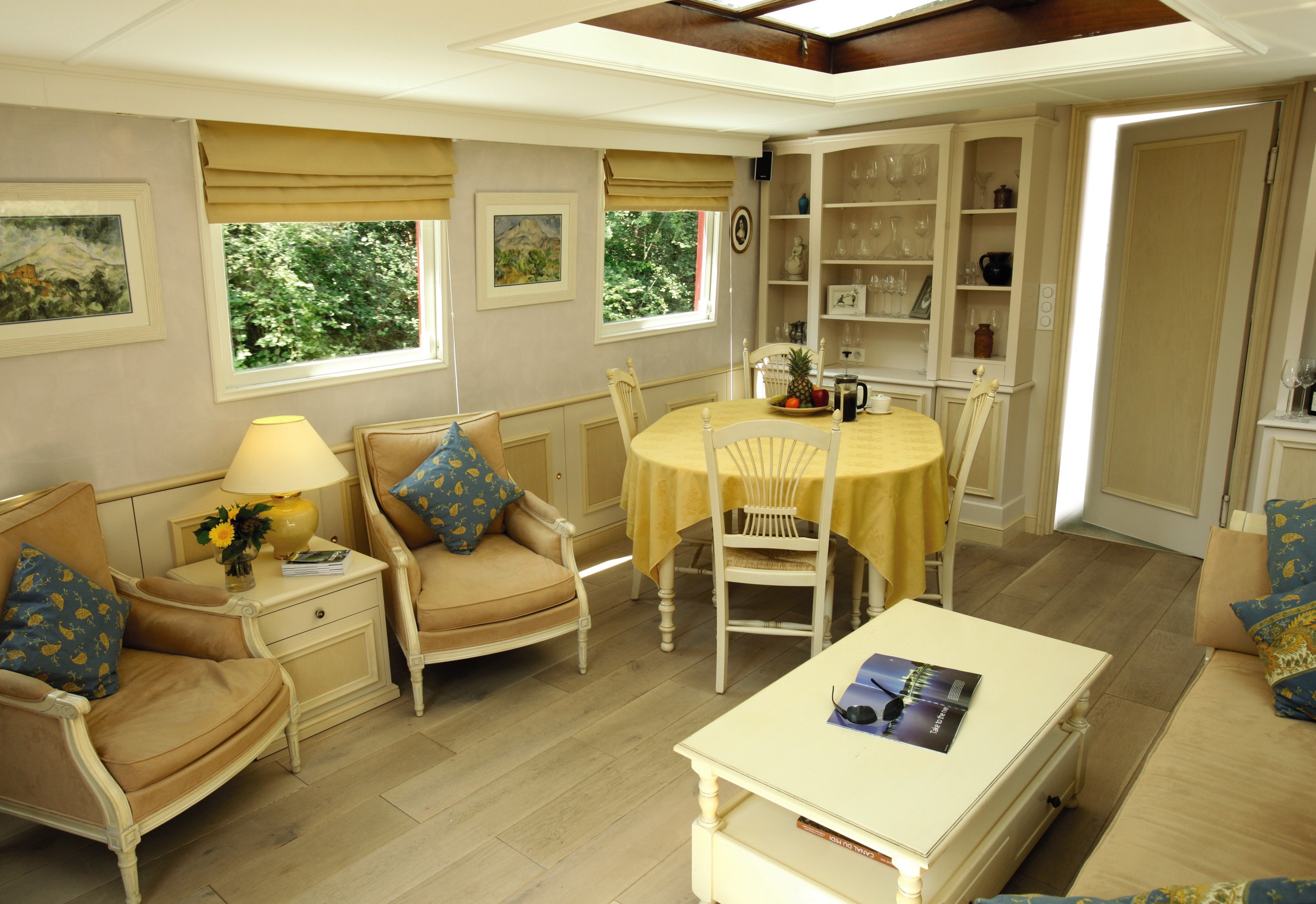 Belmond River Cruises Belmond Alouette Interior Lounge 2.jpg