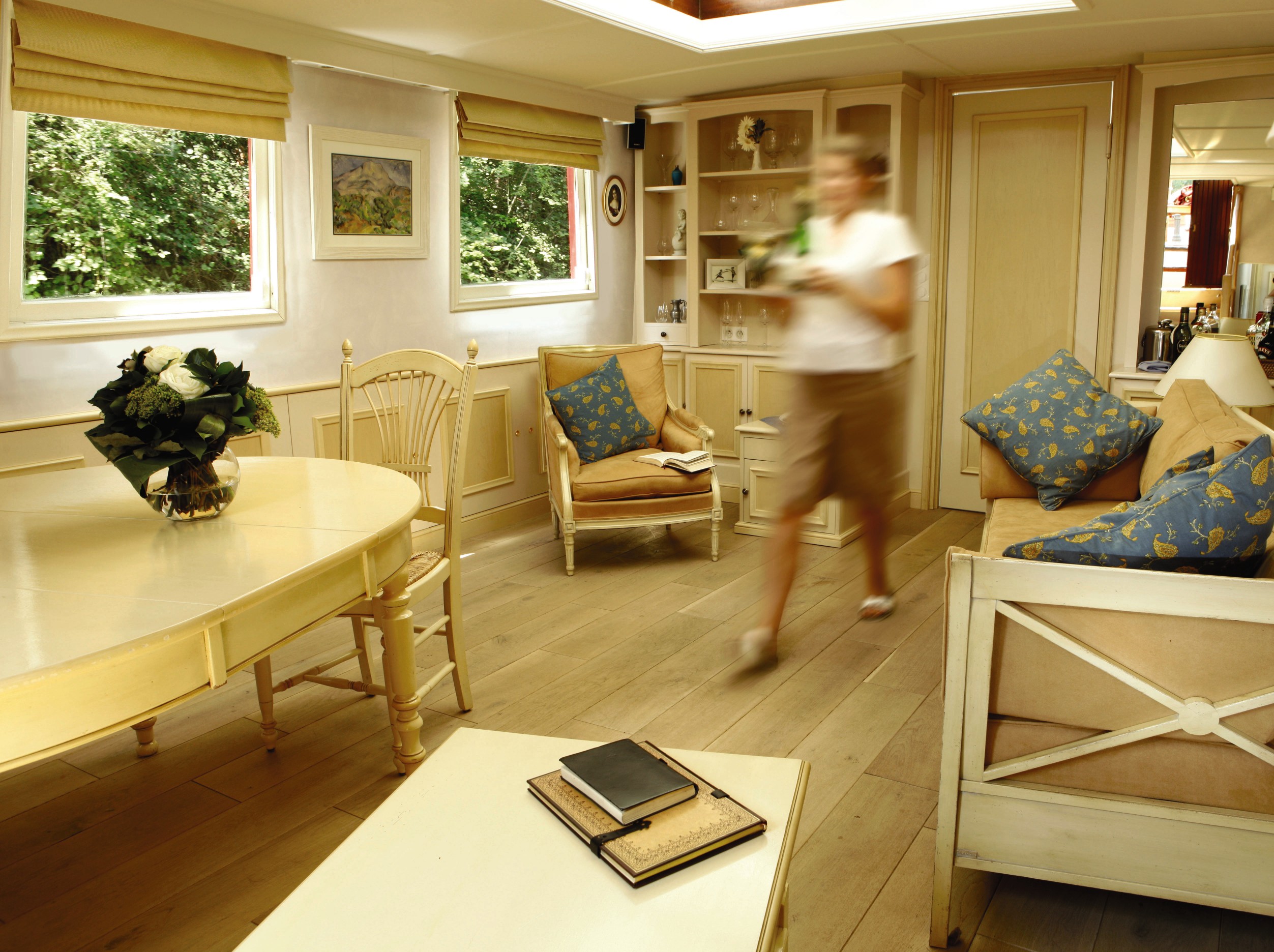 Belmond River Cruises Belmond Alouette Interior Lounge 1.jpg