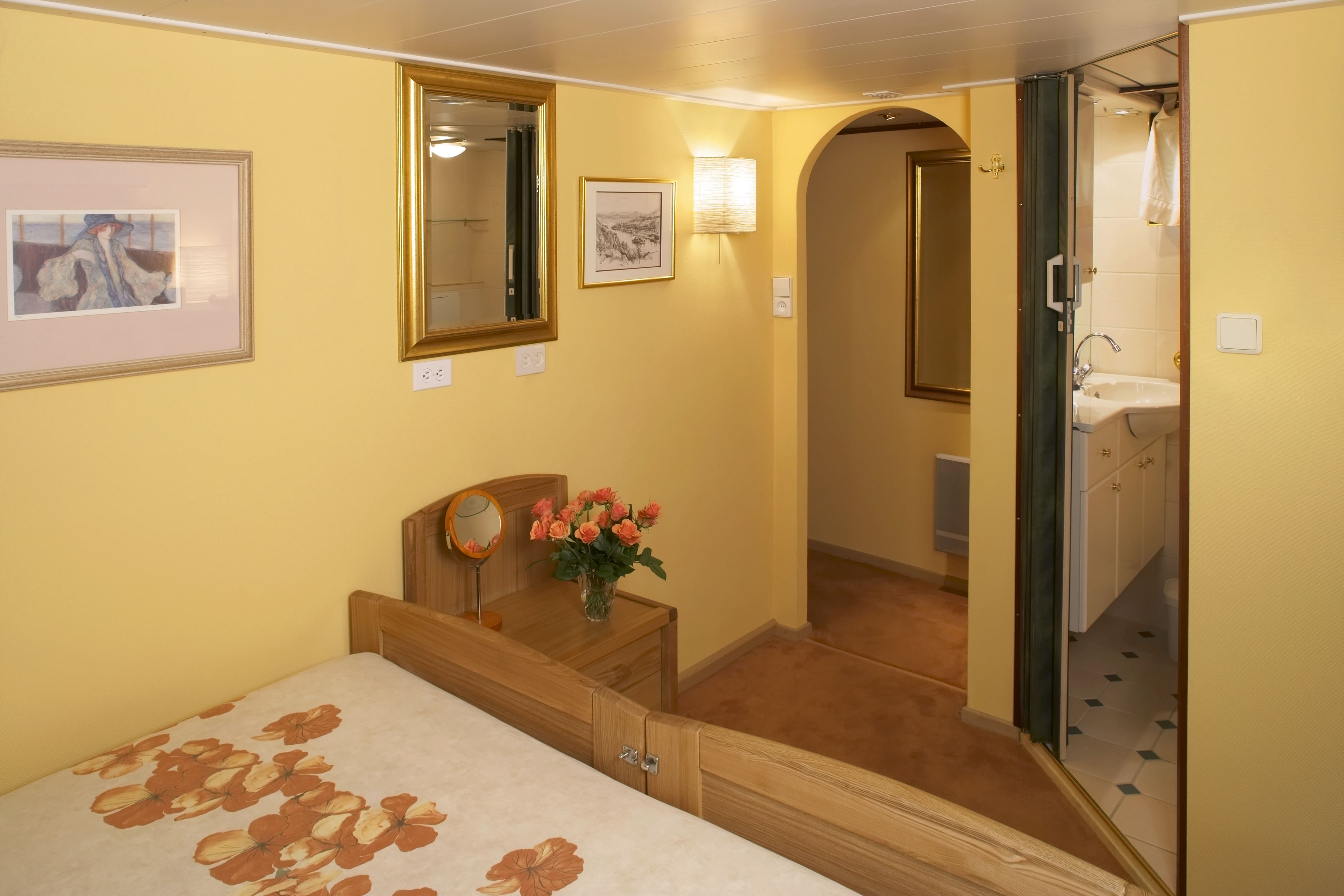 European Waterways Savoir Faire Double Cabin.jpg